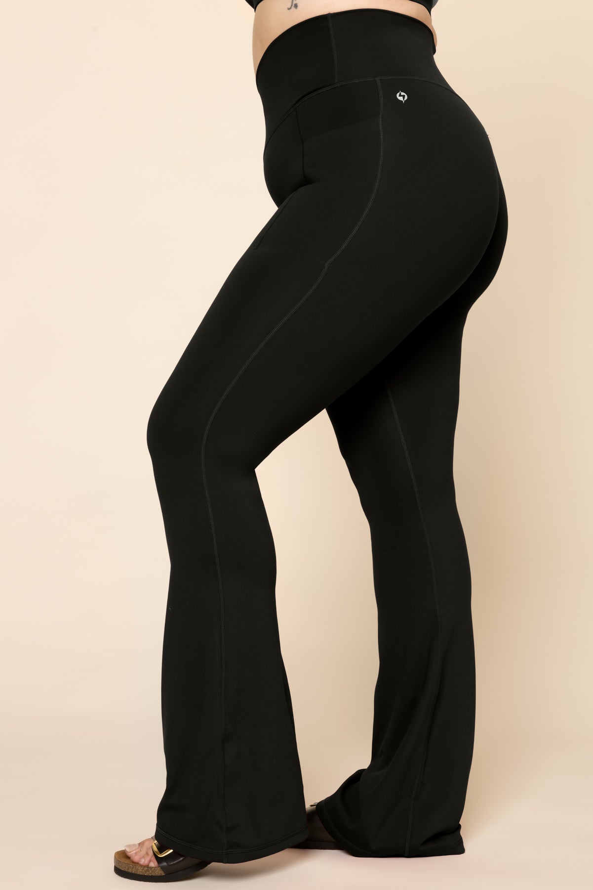 POPFLEX® Supersculpt™ Flared Legging with Pockets - Black