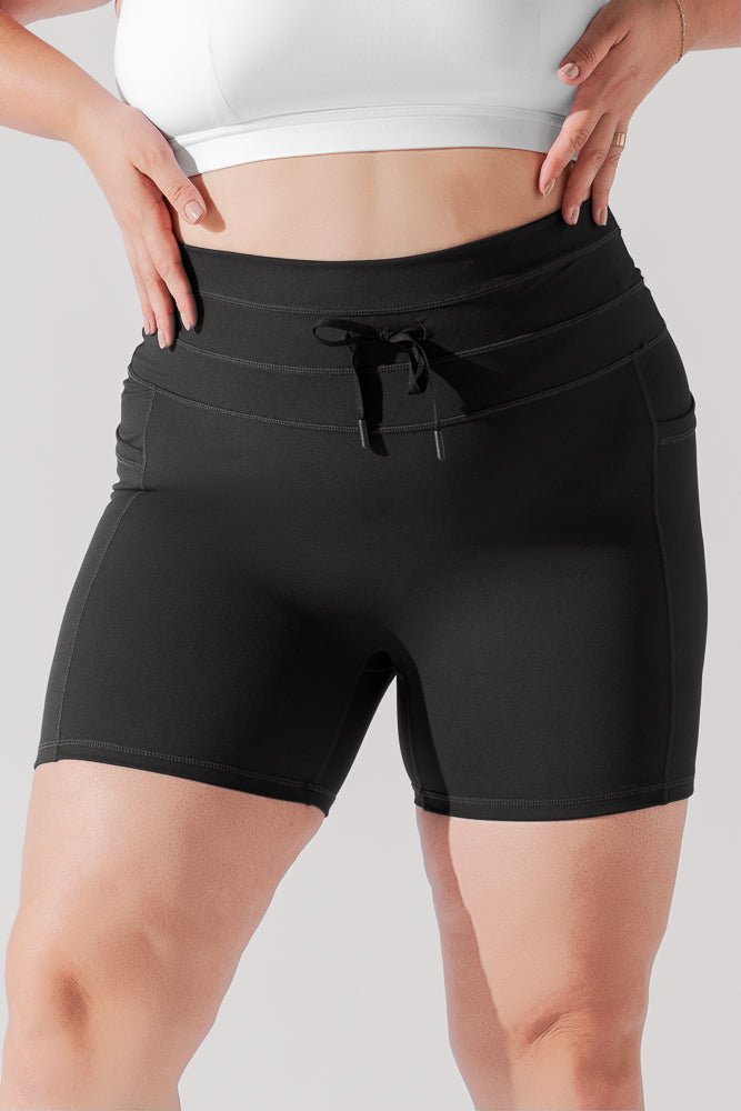 POPFLEX® Cargo Midi Short with Pockets - Black