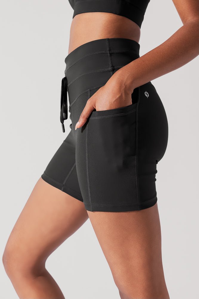 POPFLEX® Cargo Midi Short with Pockets - Black
