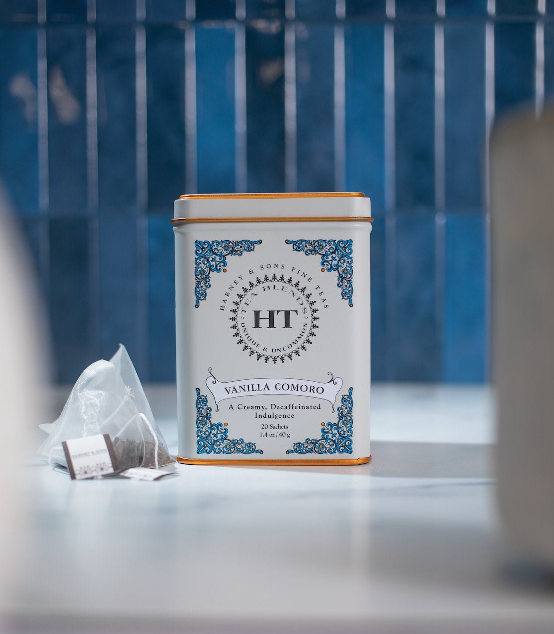 Harney & Sons Fine Teas Decaf Vanilla Comoro, HT Tin of 20 Sachets