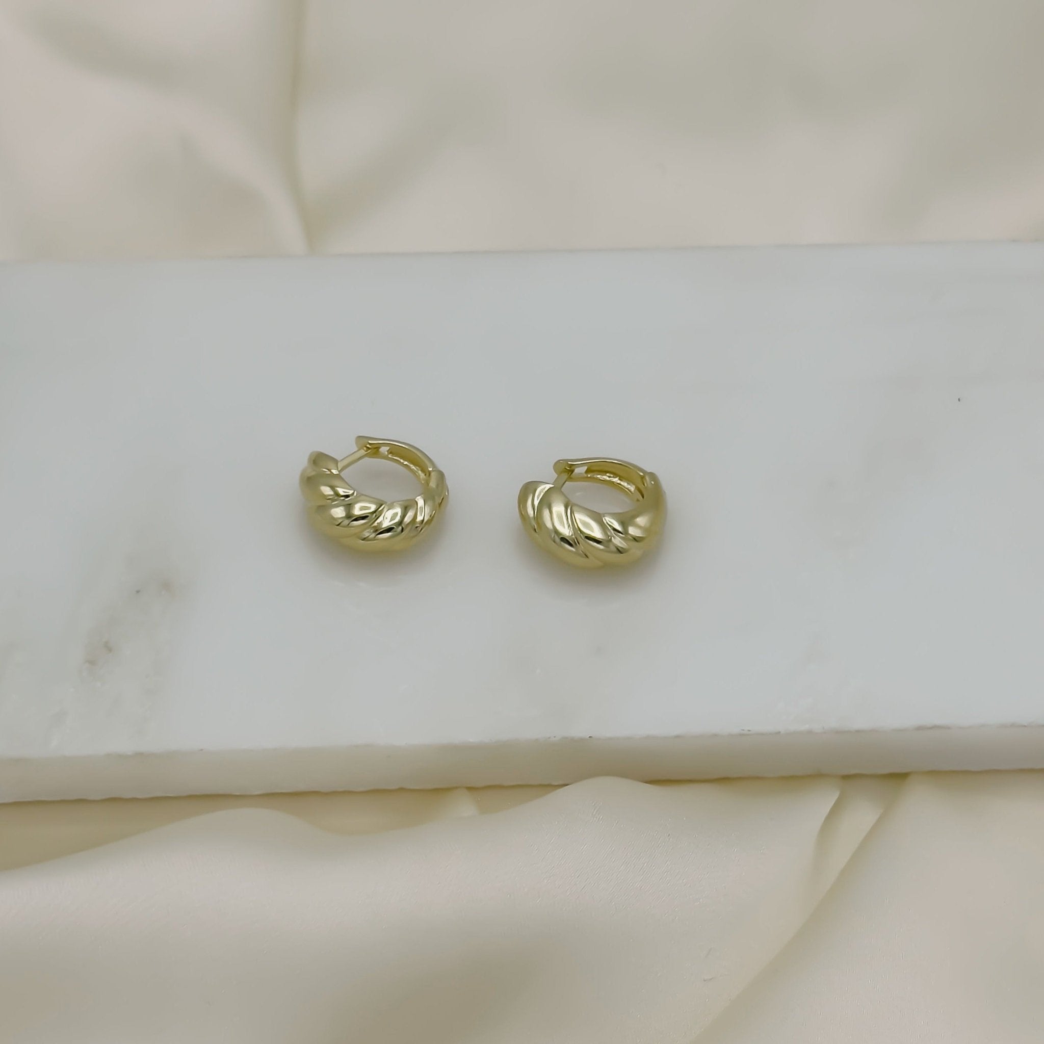 Rand Designs Holland Huggie Hoop