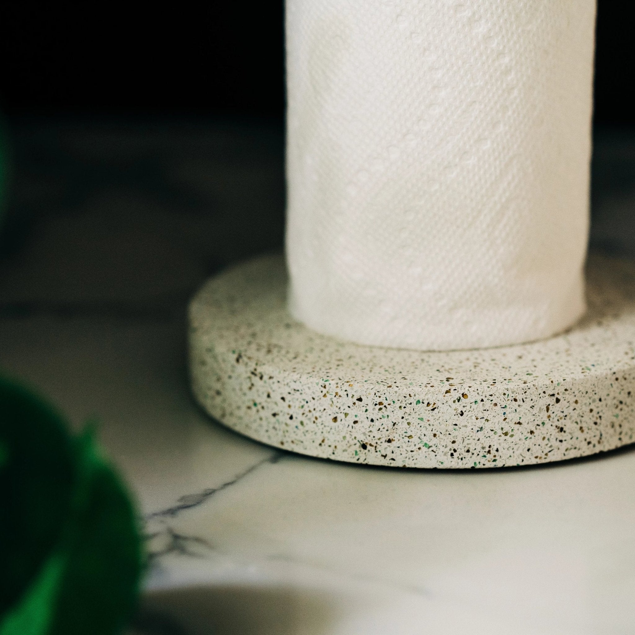 Pretti.Cool Paper Towel Holder | White Terrazzo