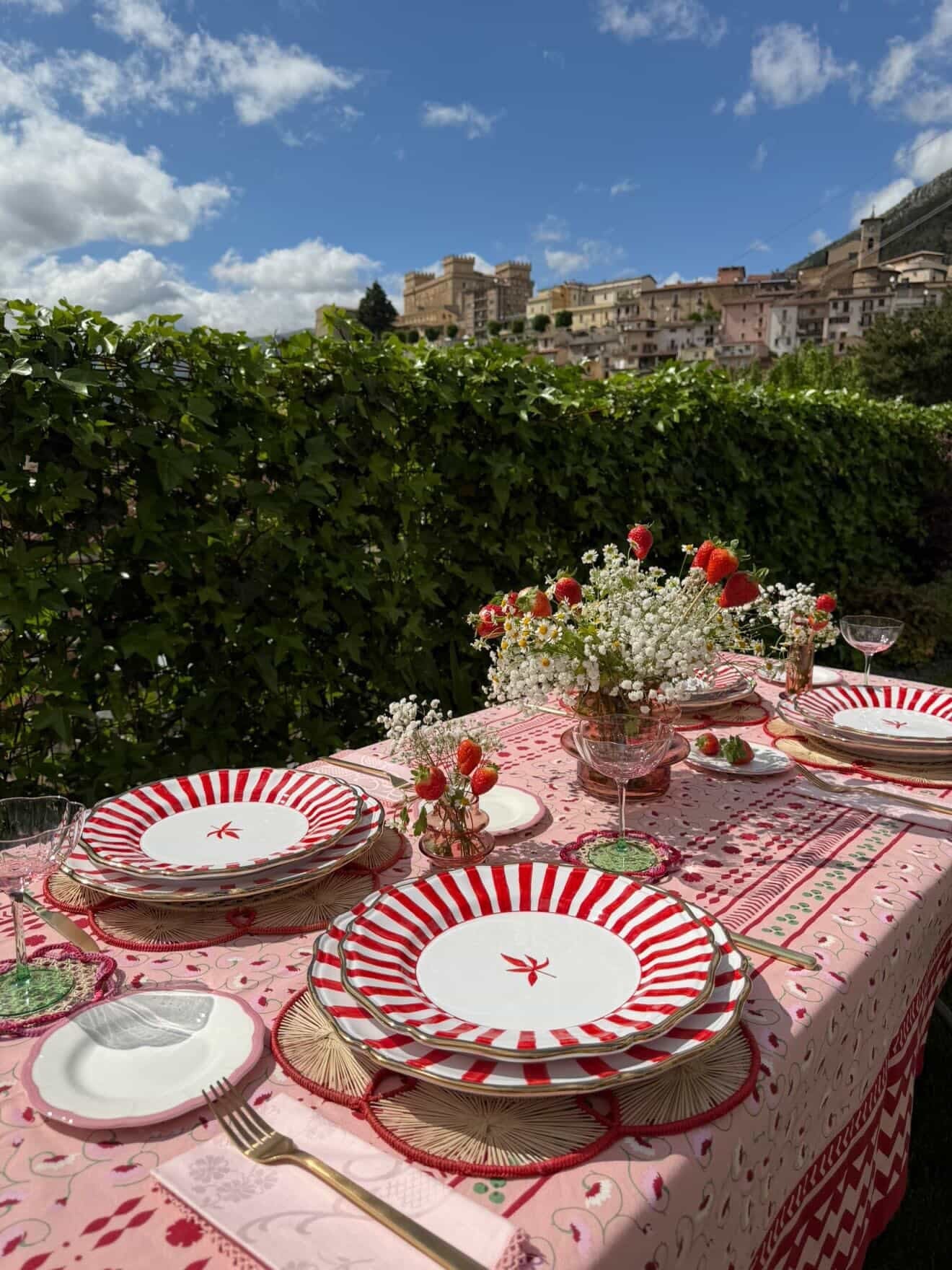 Casa Stilo La Leccia Zig - Zag Tablecloth in Dark Pink