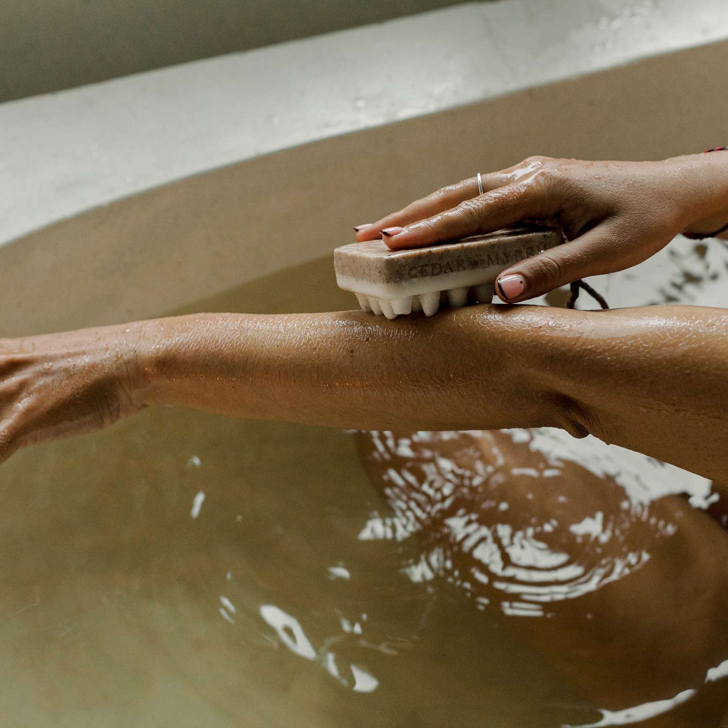 CEDAR AND MYRRH A Moment of Her Gift Set