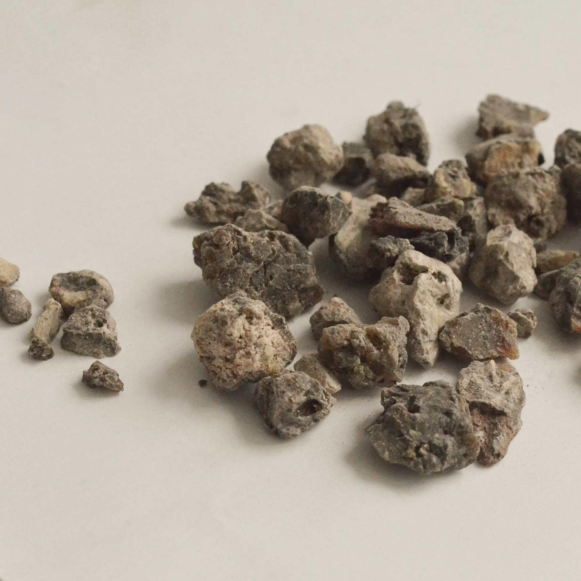 CEDAR AND MYRRH Black Copal Resin – 75g