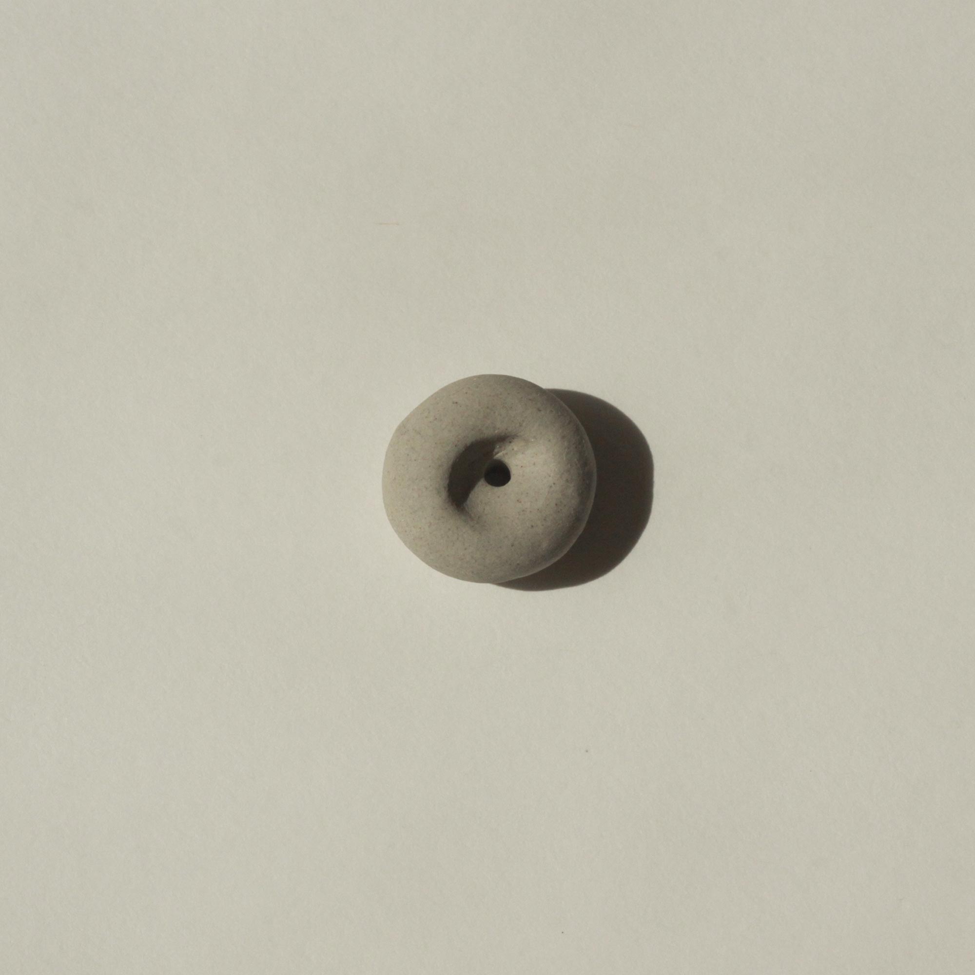 CEDAR AND MYRRH Mini Light Grey Ceramic Pebble Incense Holder