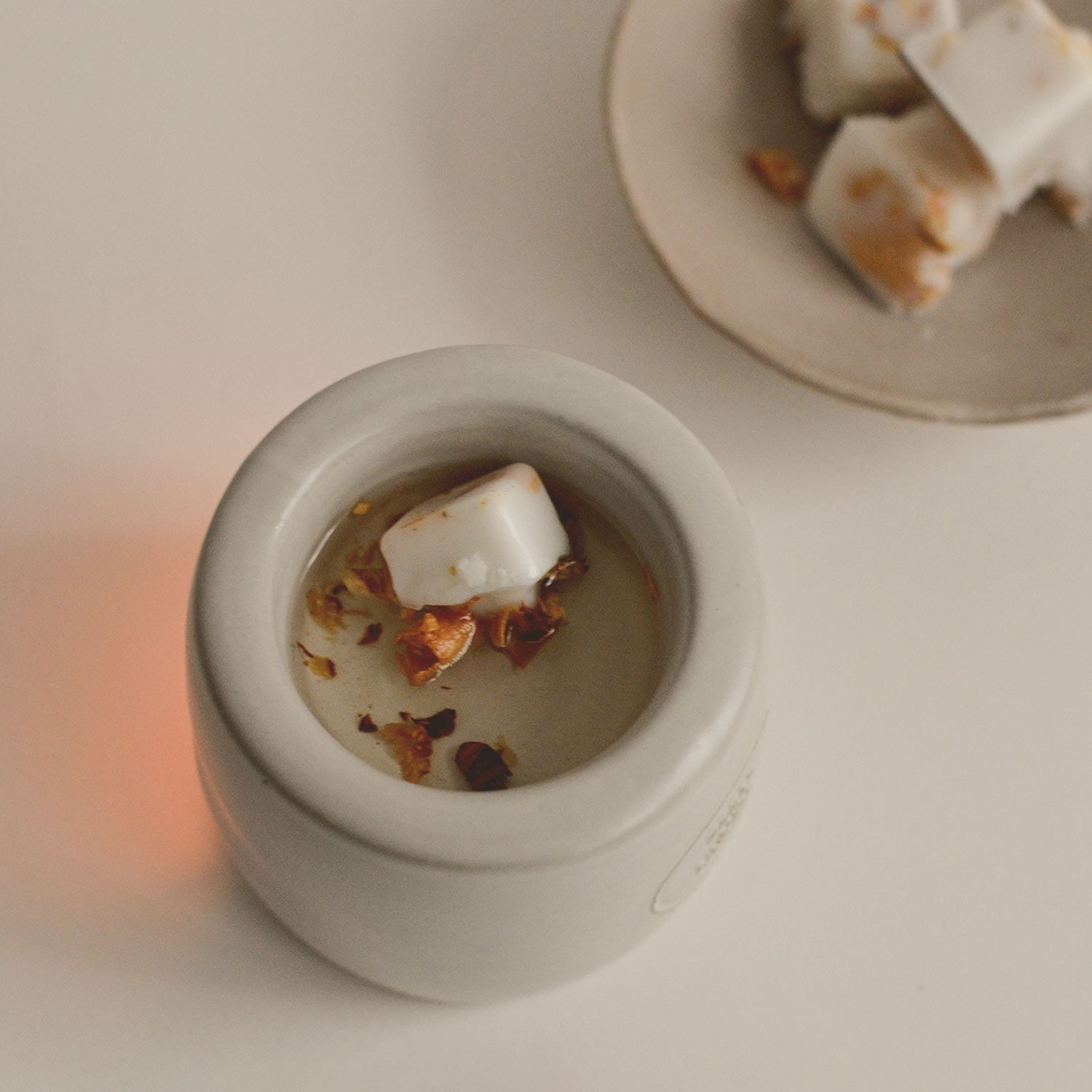 CEDAR AND MYRRH Natural Palo Santo Scented Wax Melts | 6 Cubes