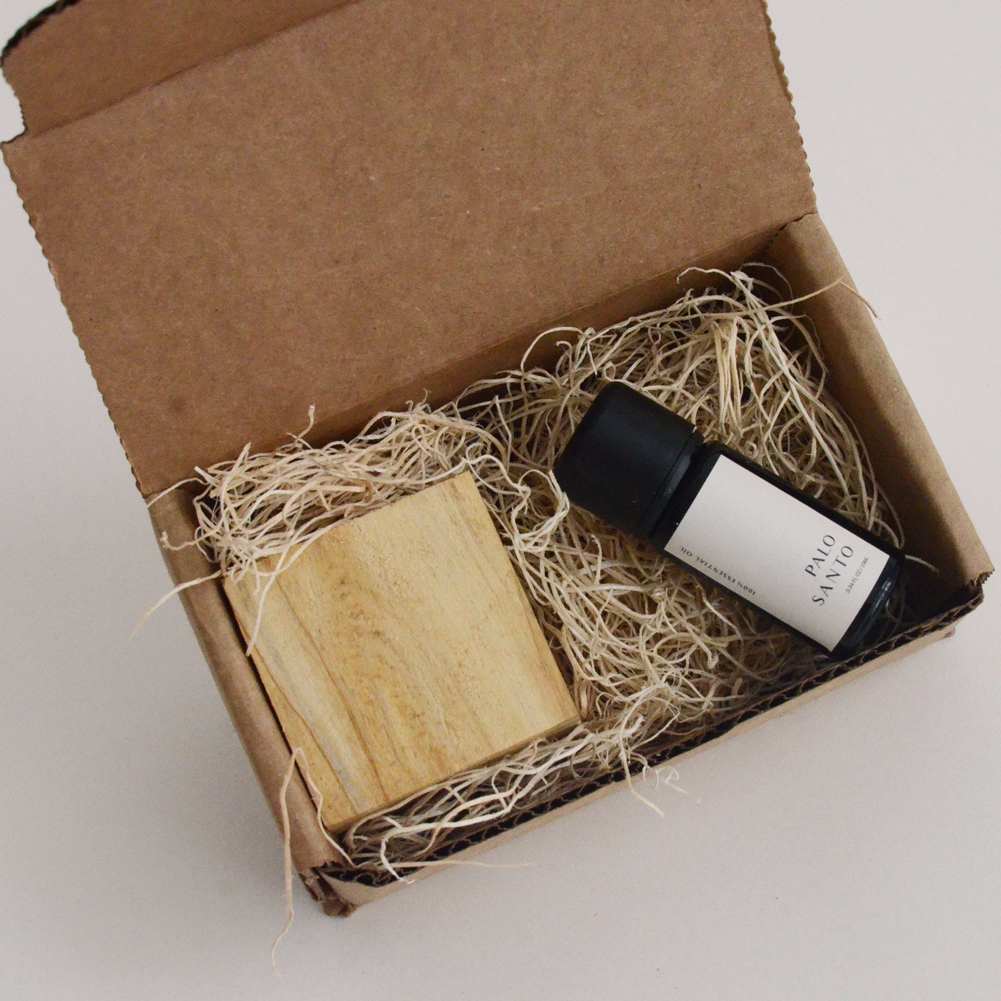 CEDAR AND MYRRH Natural Palo Santo Wood Diffuser & 10ml Essential Oil