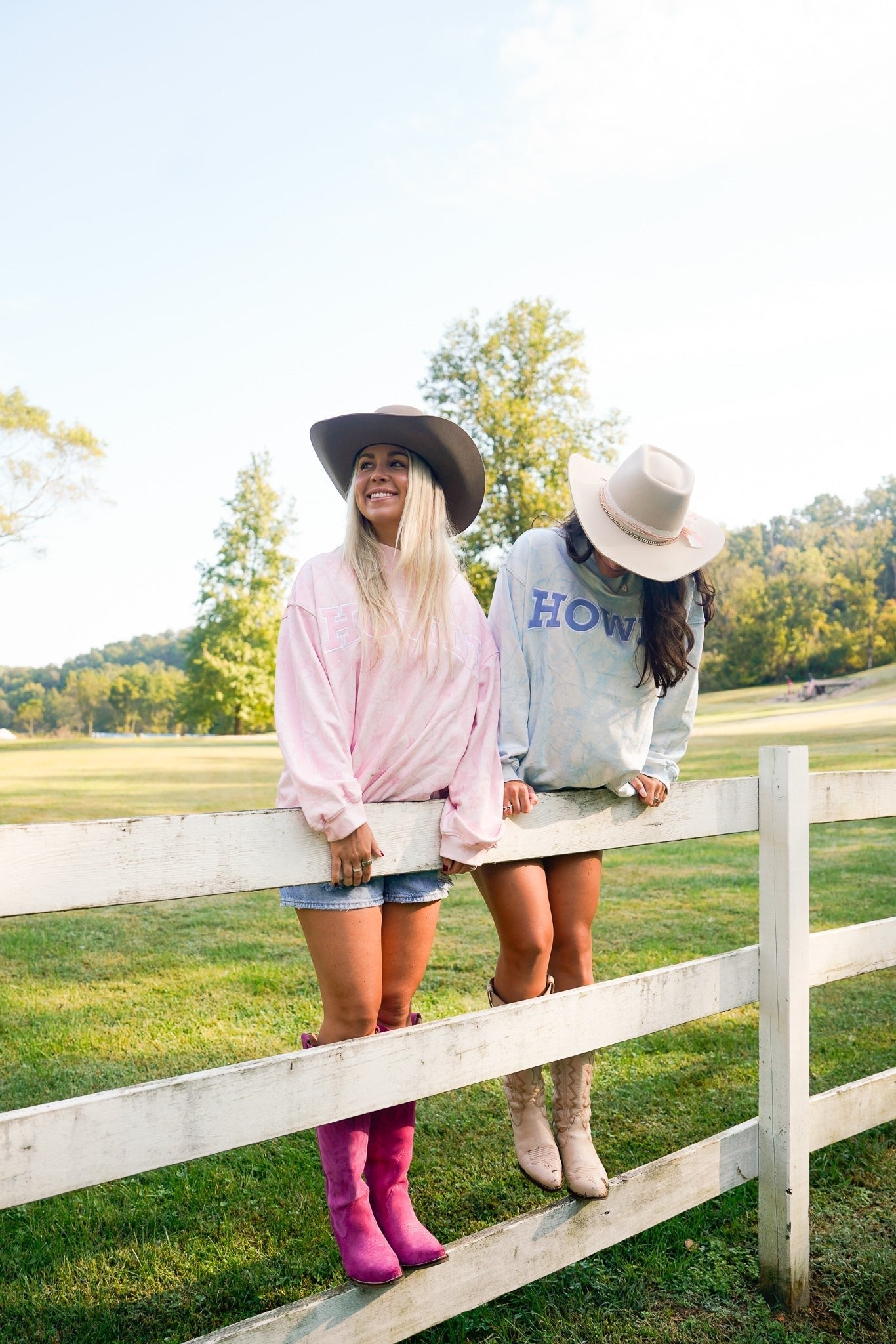 KenzKustomz Howdy - Camo Vintage Crew - Neck Sweatshirt