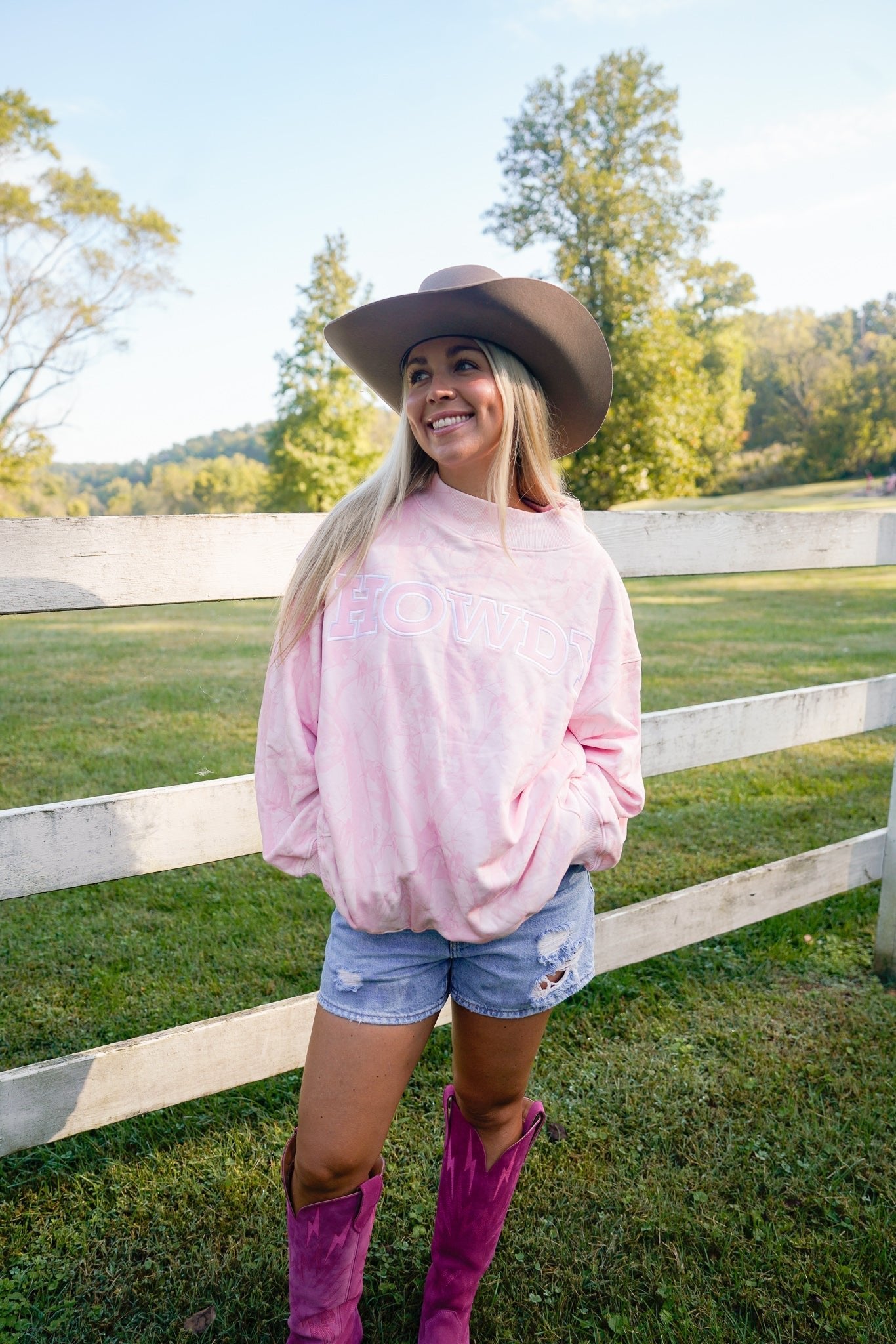 KenzKustomz Howdy - Camo Vintage Crew - Neck Sweatshirt