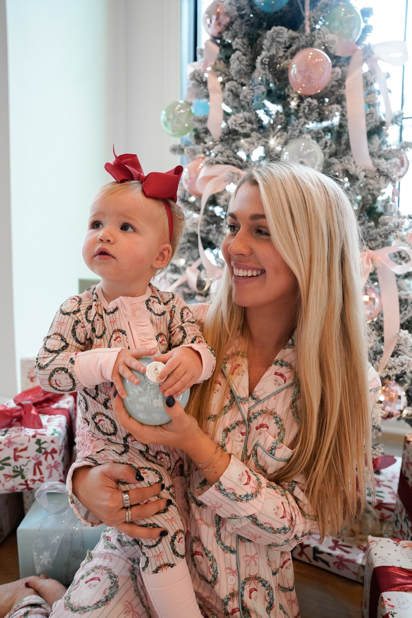 KenzKustomz Pink Santa - Ribbed Bamboo Sleeper