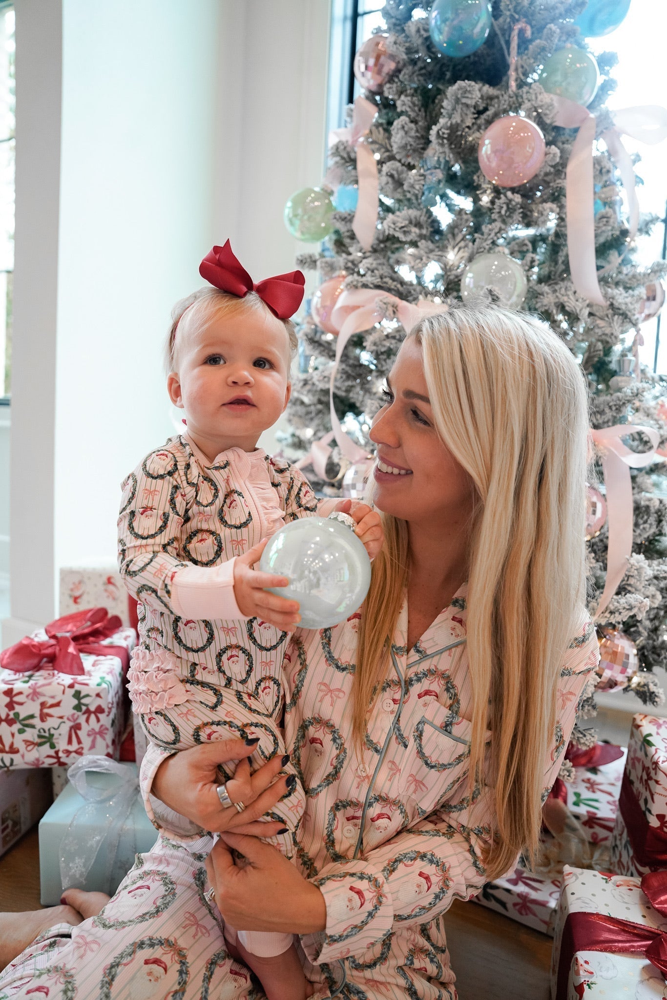 KenzKustomz Pink Santa - Ribbed Bamboo Sleeper