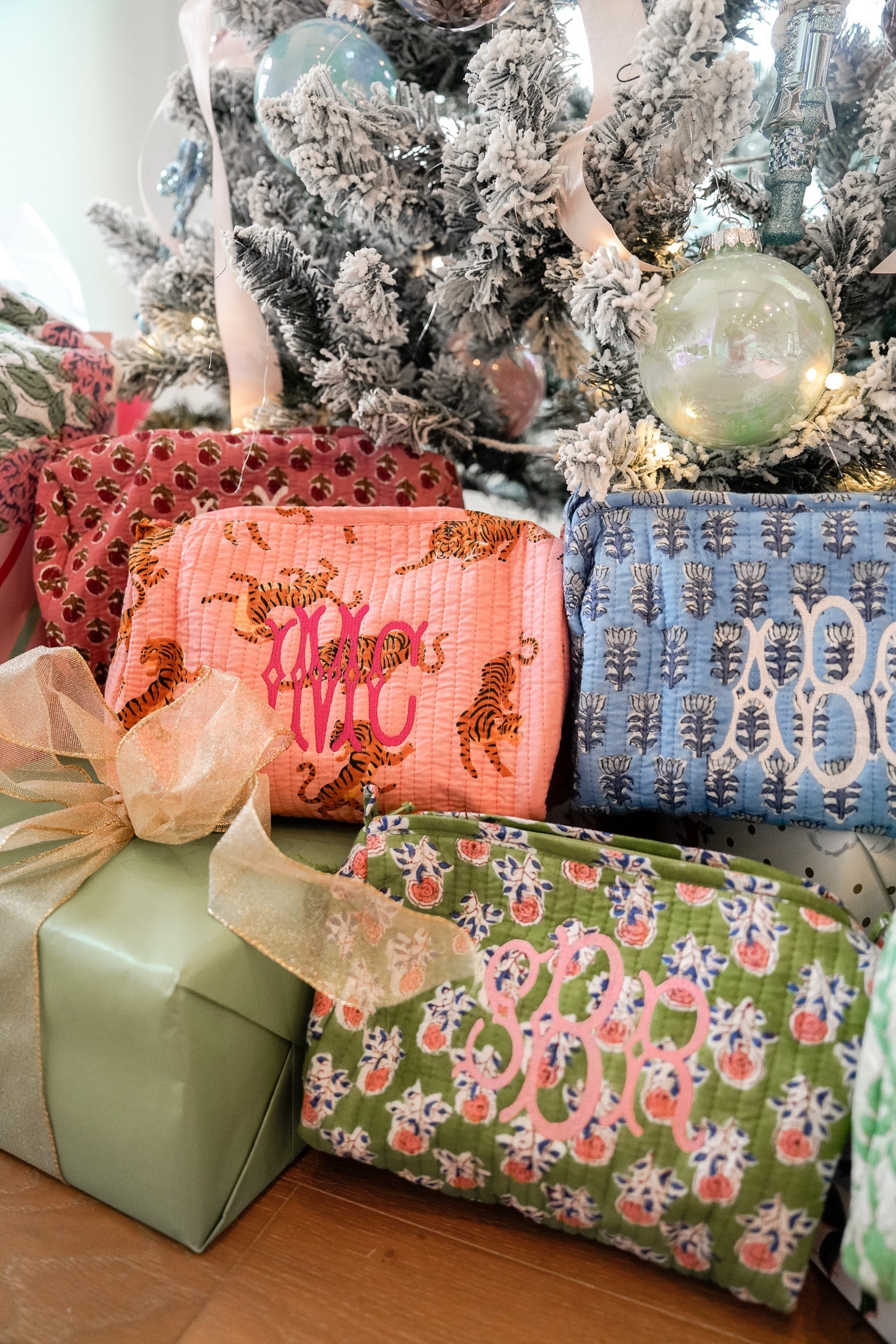 KenzKustomz Quilted Block - Print Makeup Bag