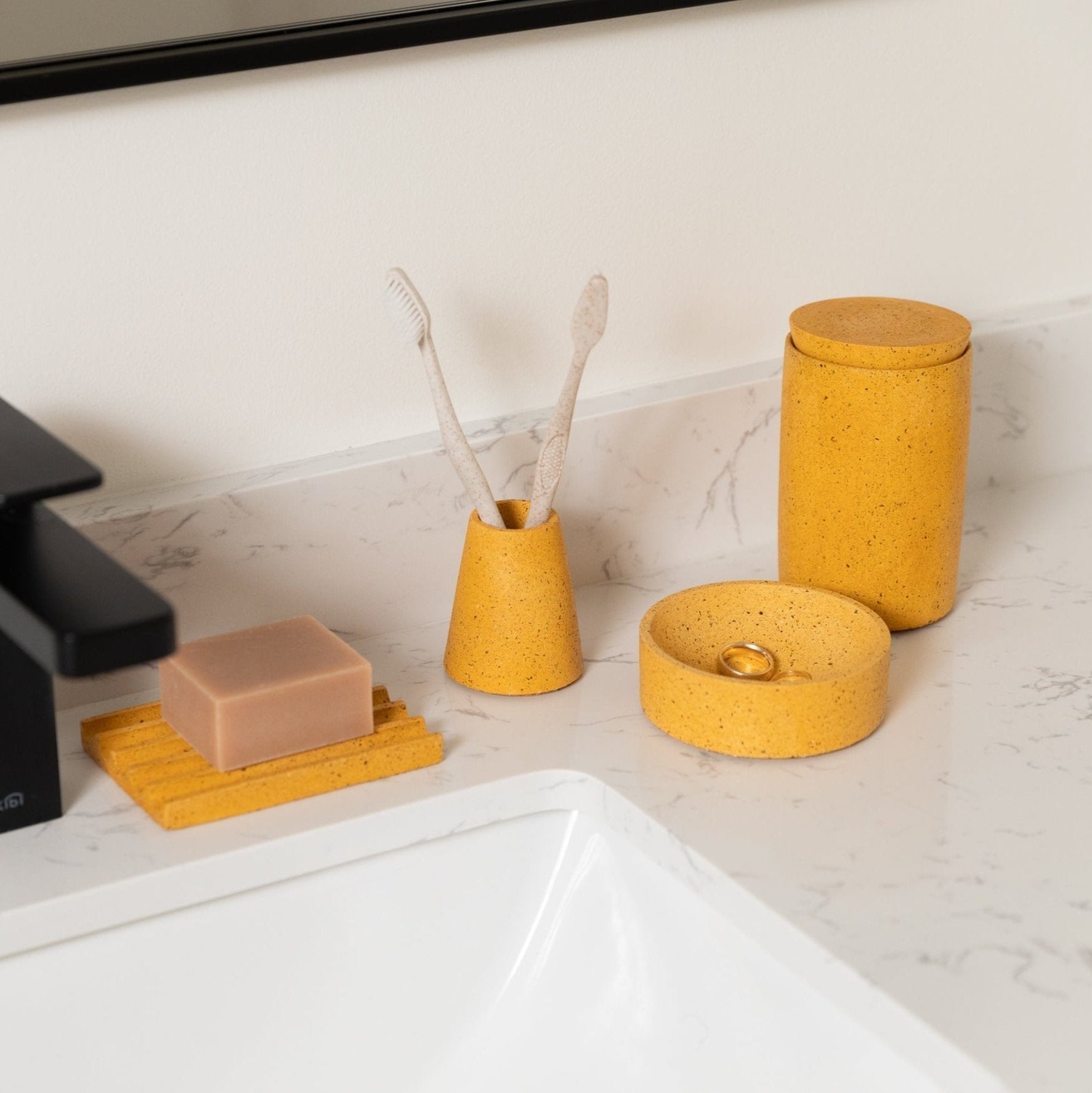 Pretti.Cool Cotton Swab Holder | Marigold Terrazzo