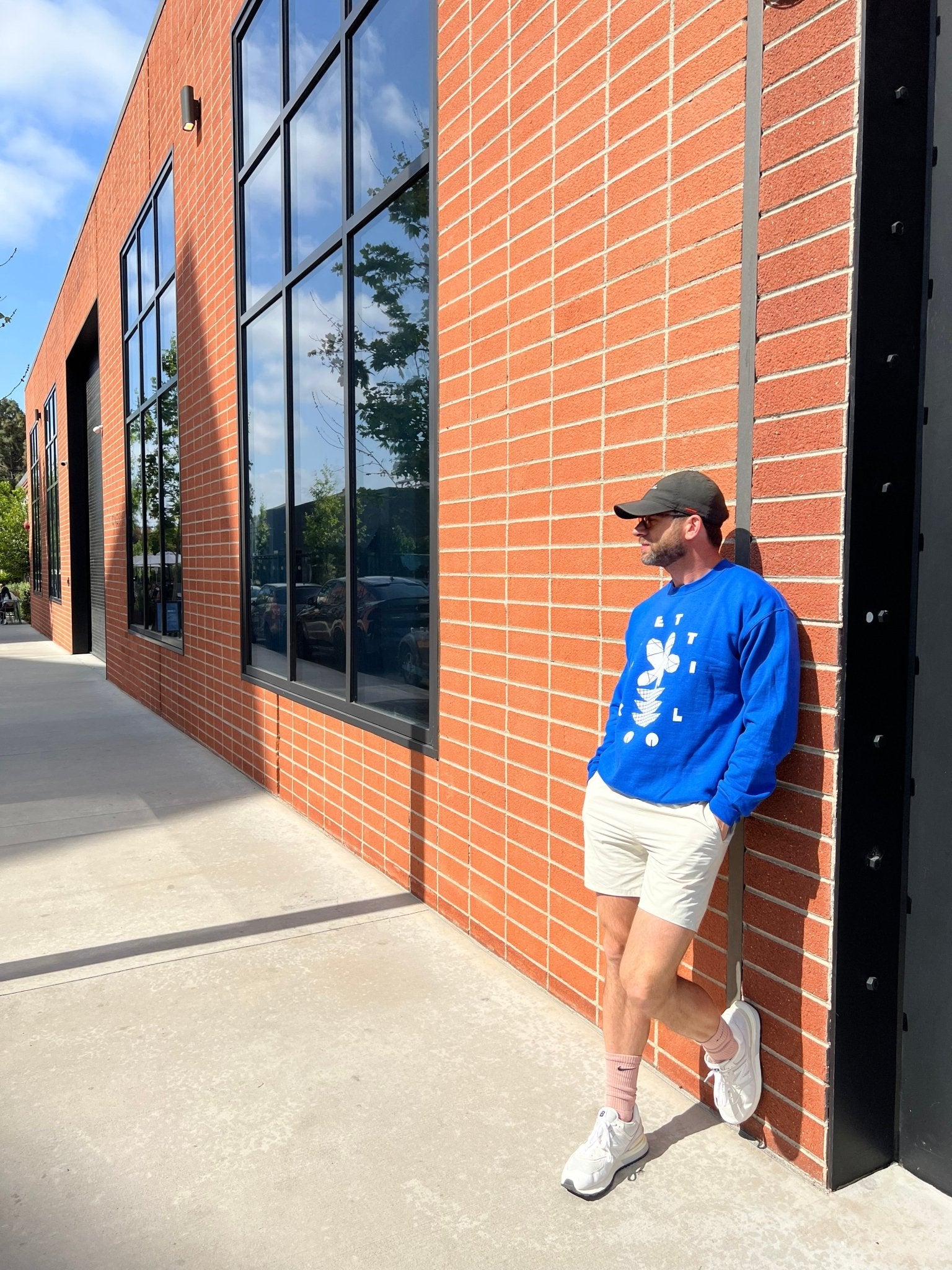 Pretti.Cool Flowers Crewneck