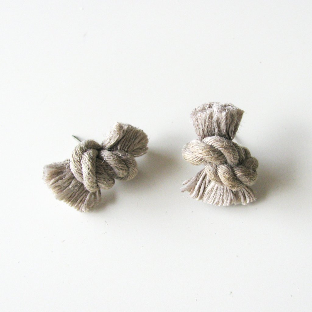 Pretti.Cool Knot Earrings | Natural Linen
