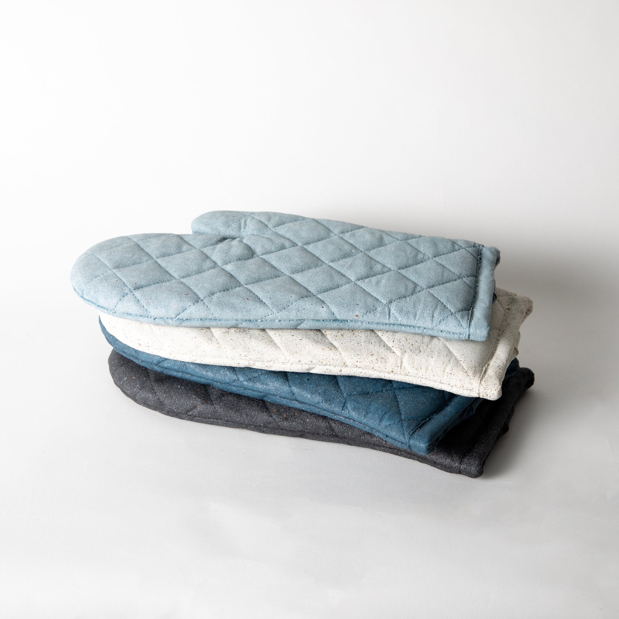 Pretti.Cool Oven Mitt Trivet | Cobalt Terrazzo