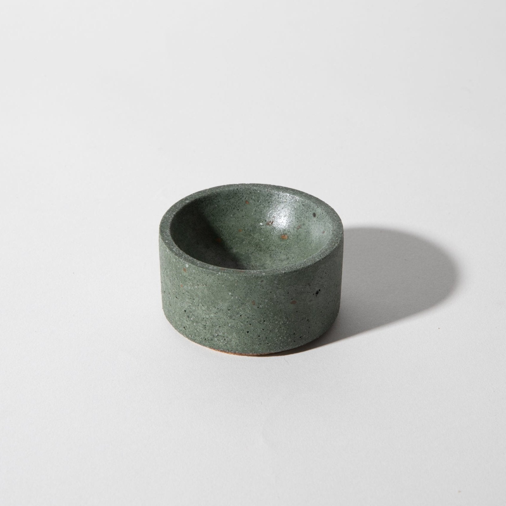 Pretti.Cool Round Incense Holder | Dark Green Terrazzo