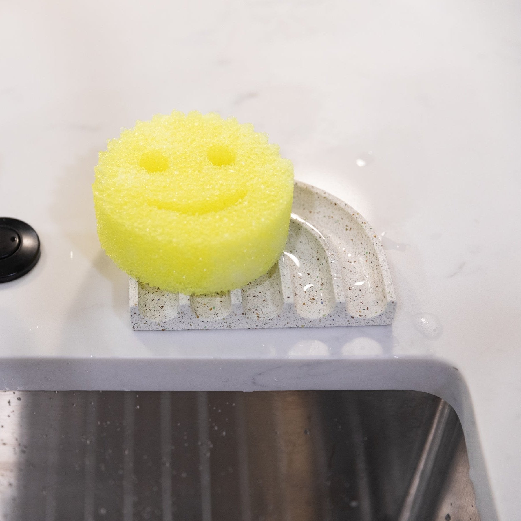 Pretti.Cool Sponge Rest | White Terrazzo