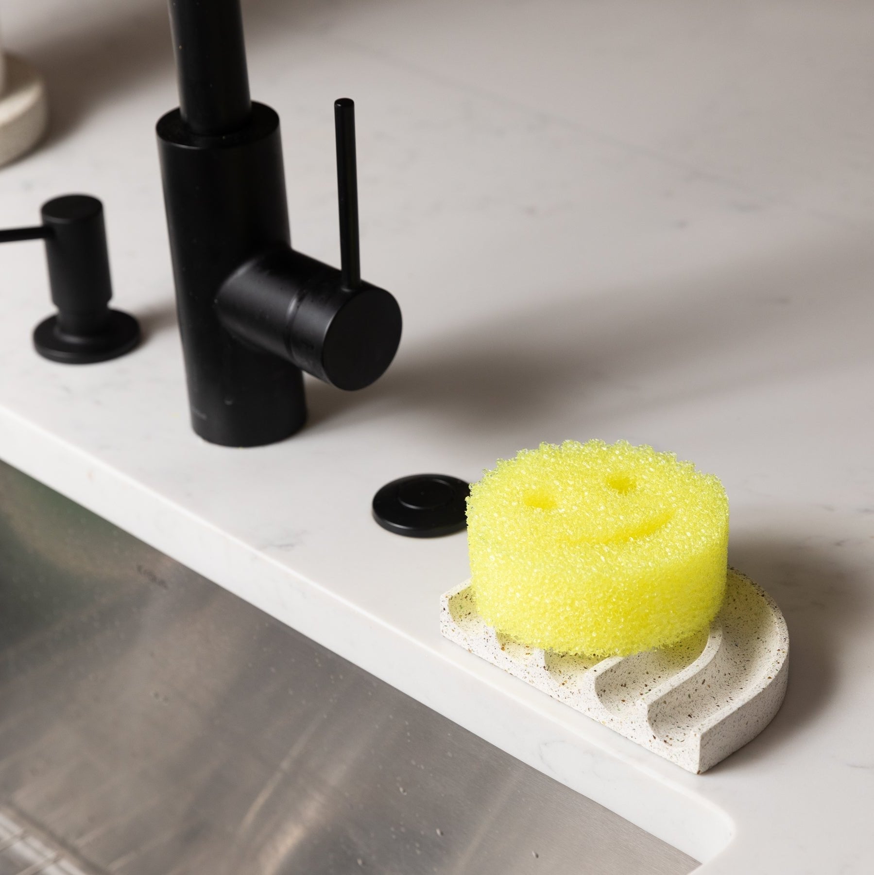Pretti.Cool Sponge Rest | White Terrazzo