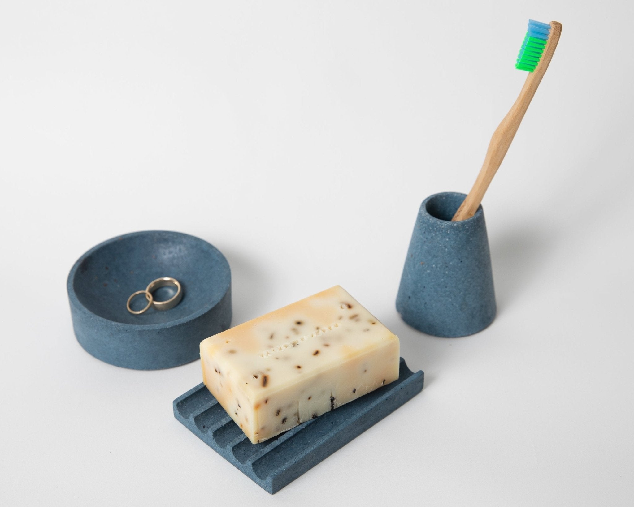 Pretti.Cool Toothbrush Holder | Cobalt Terrazzo