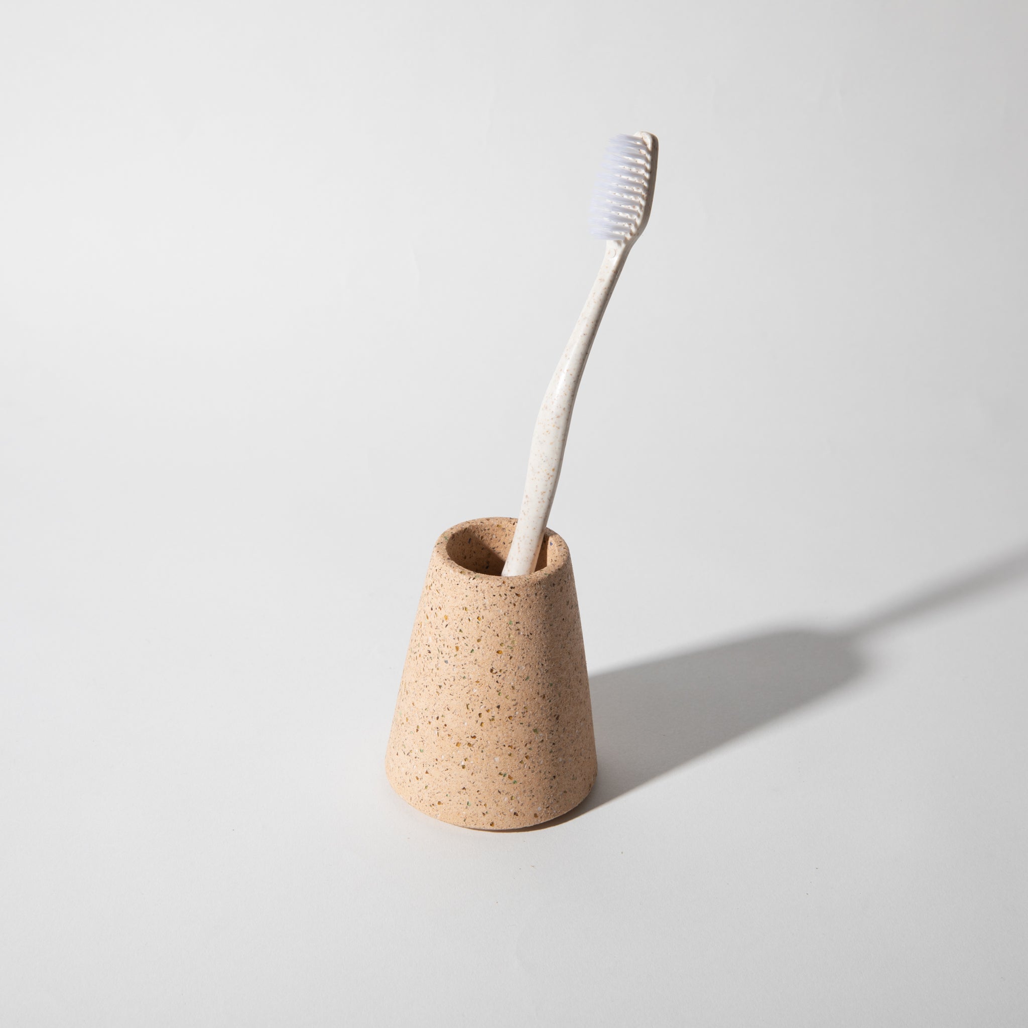 Pretti.Cool Toothbrush Holder | Peach Terrazzo