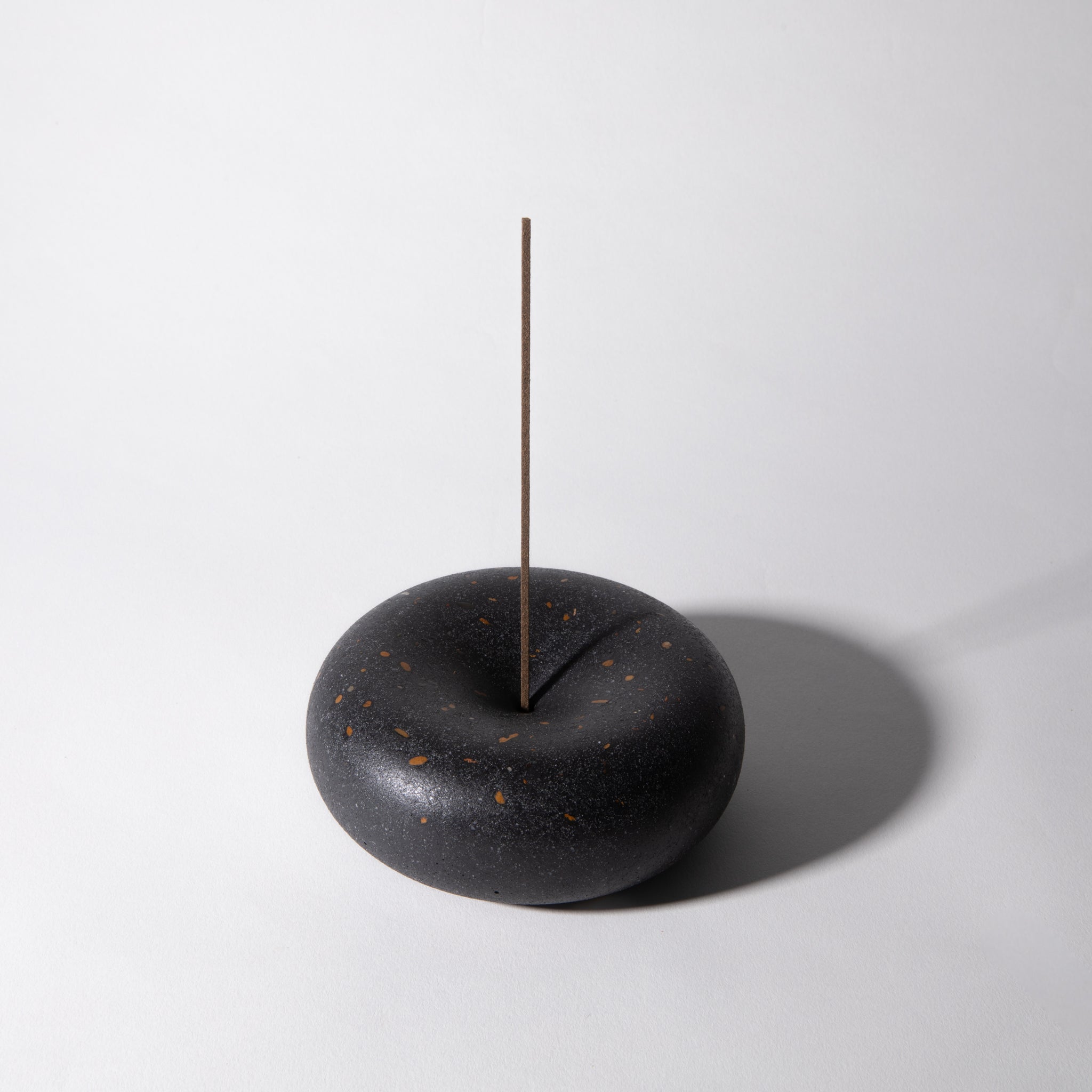 Pretti.Cool Bubble Incense Holder | Black Terrazzo