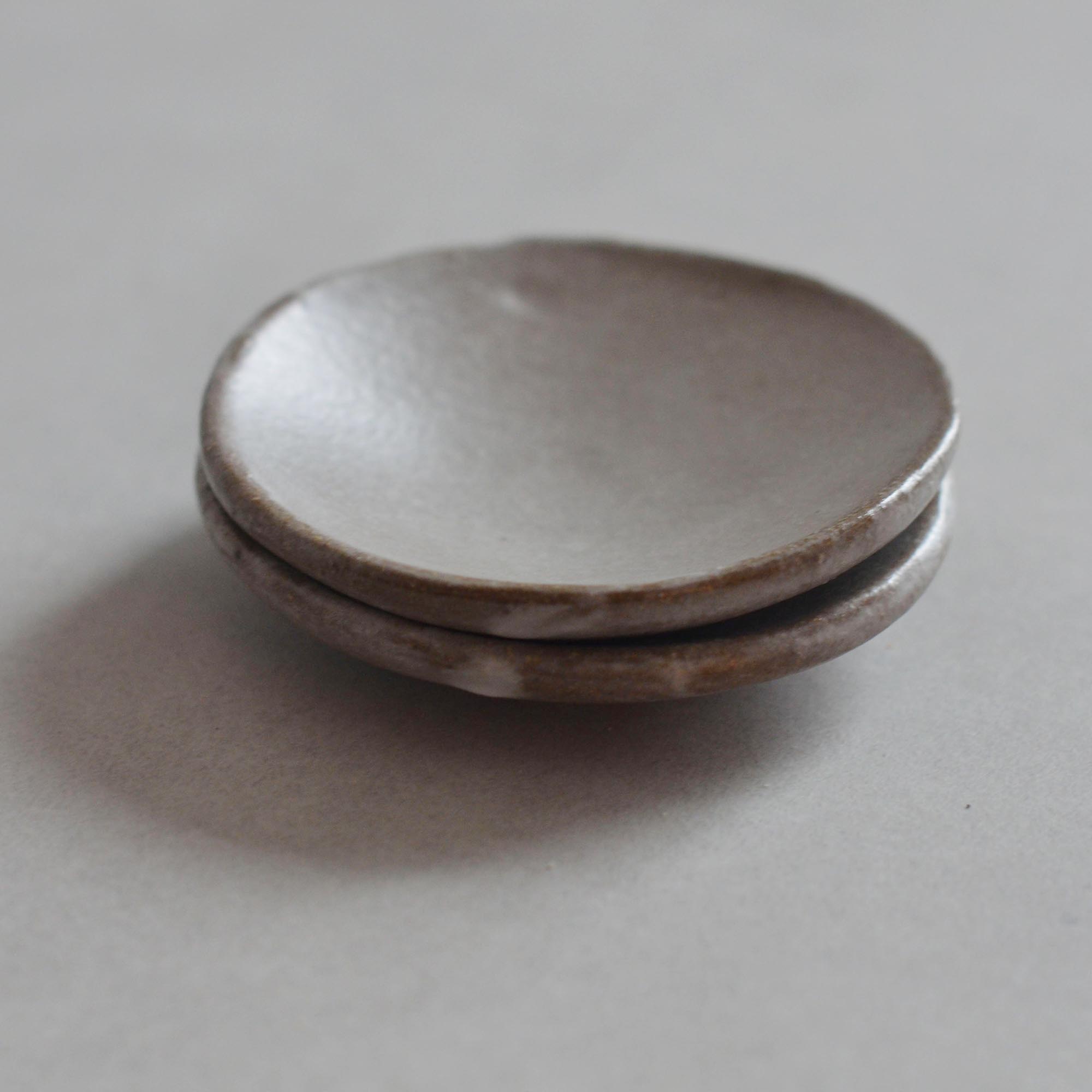 CEDAR AND MYRRH Sand Ceramic Incense Plate