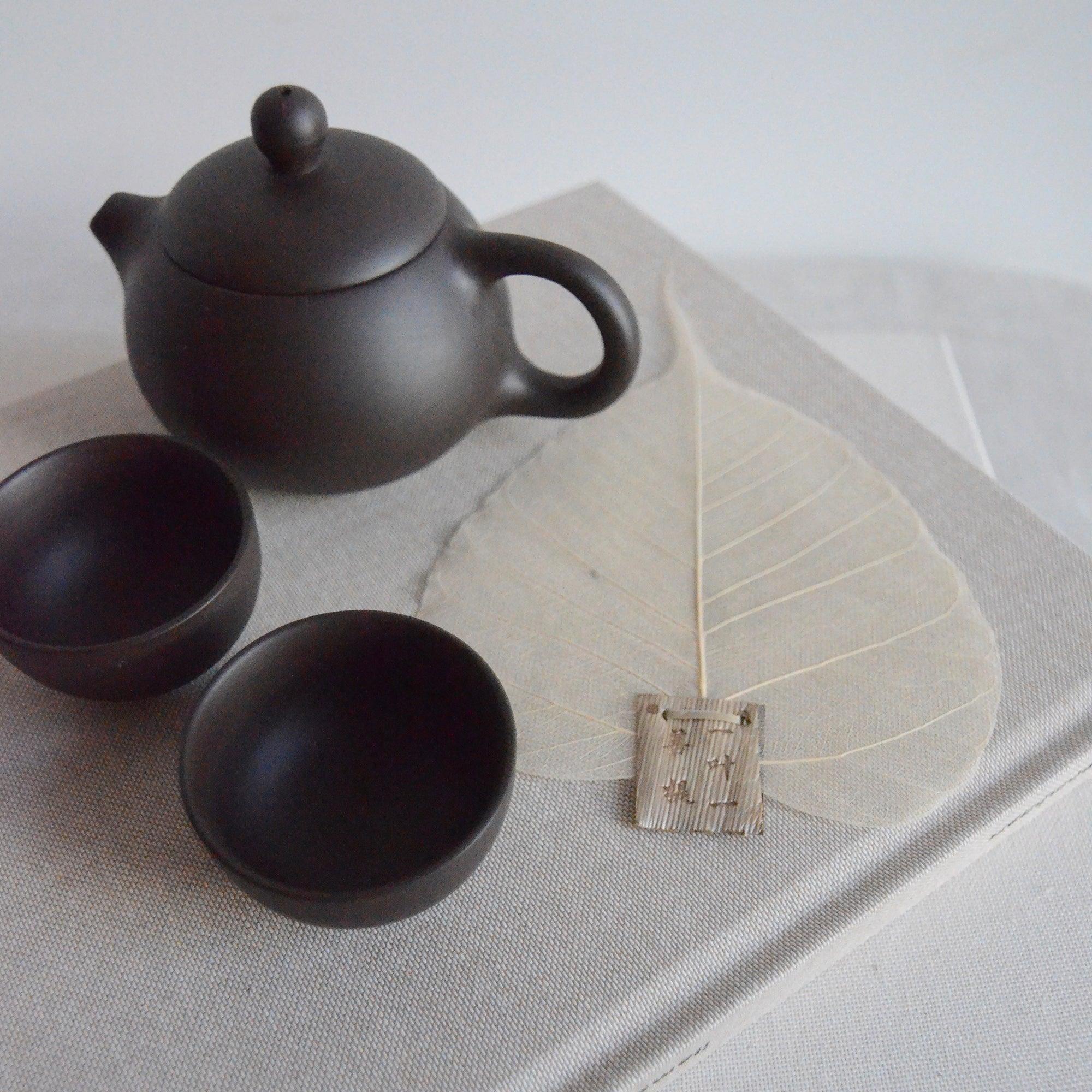 CEDAR AND MYRRH Natural Leaf Shape Tea Strainers