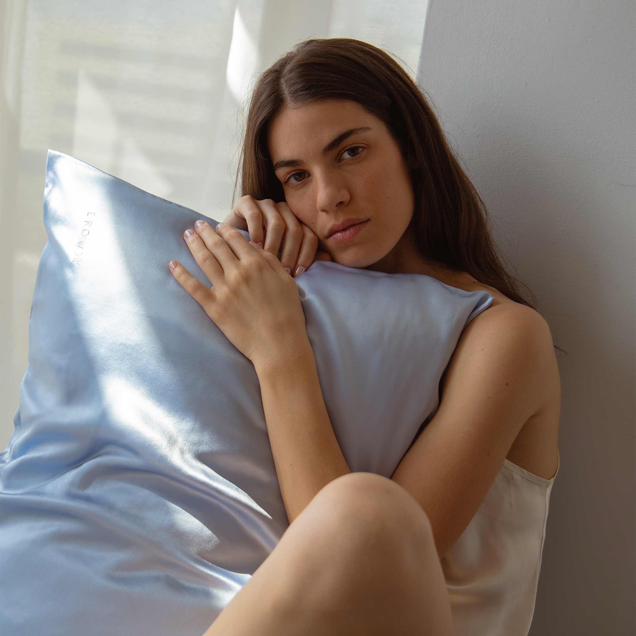 USA - DrowsyB2B Blue Belle Silk Pillowcase