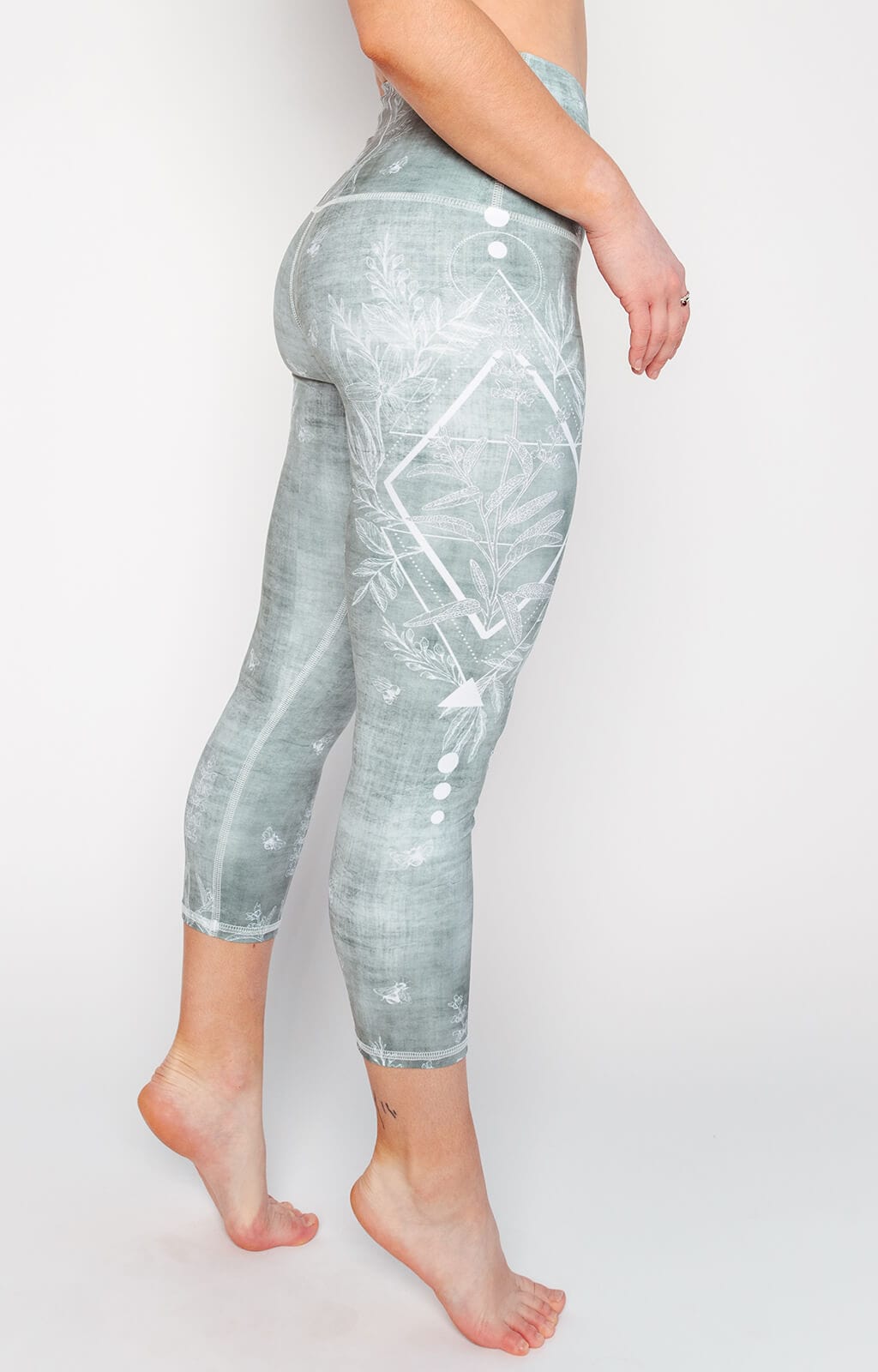 Yoga Democracy Capri Legging - Pure Sage