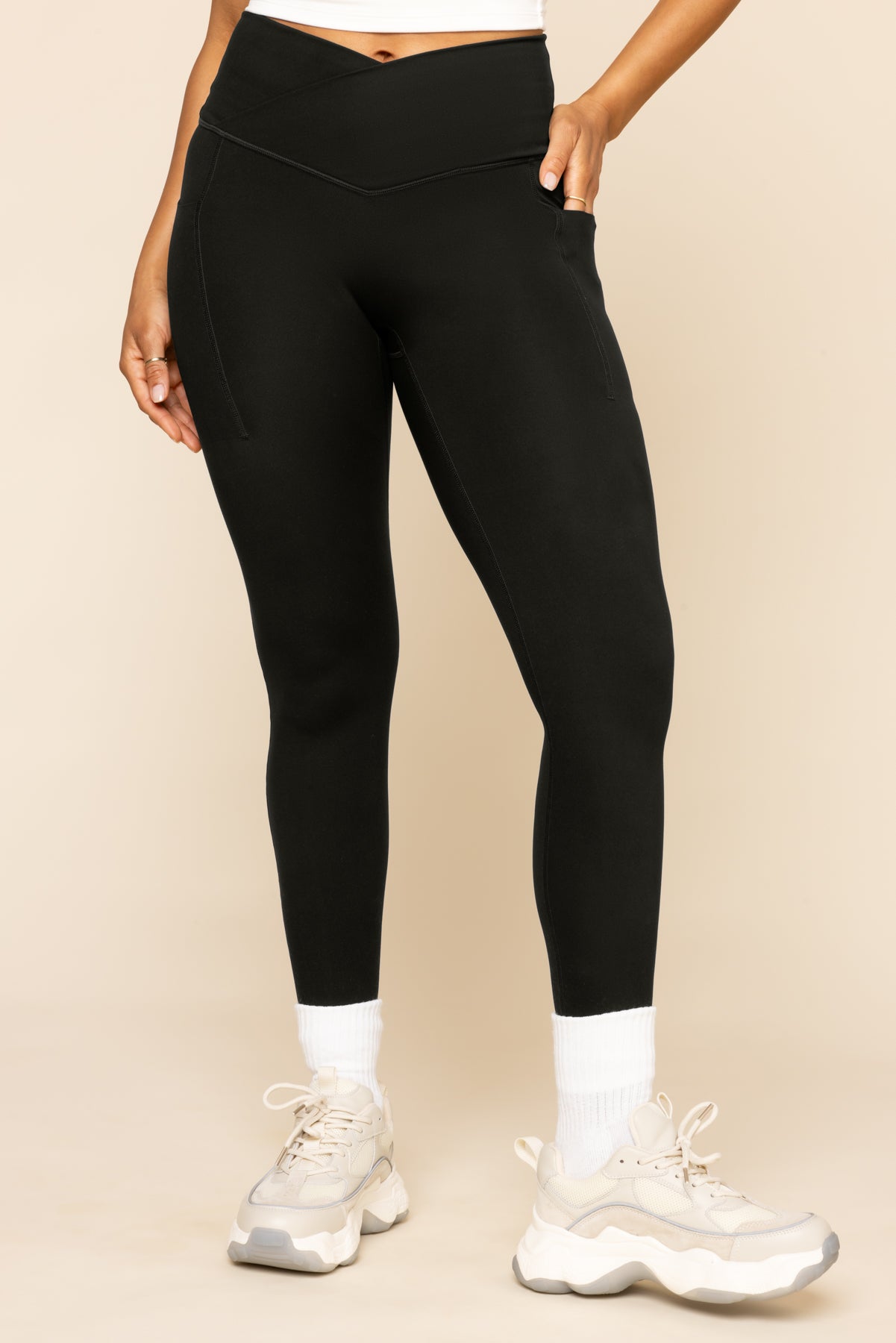 POPFLEX® Crisscross Hourglass® Legging with Pockets - Black