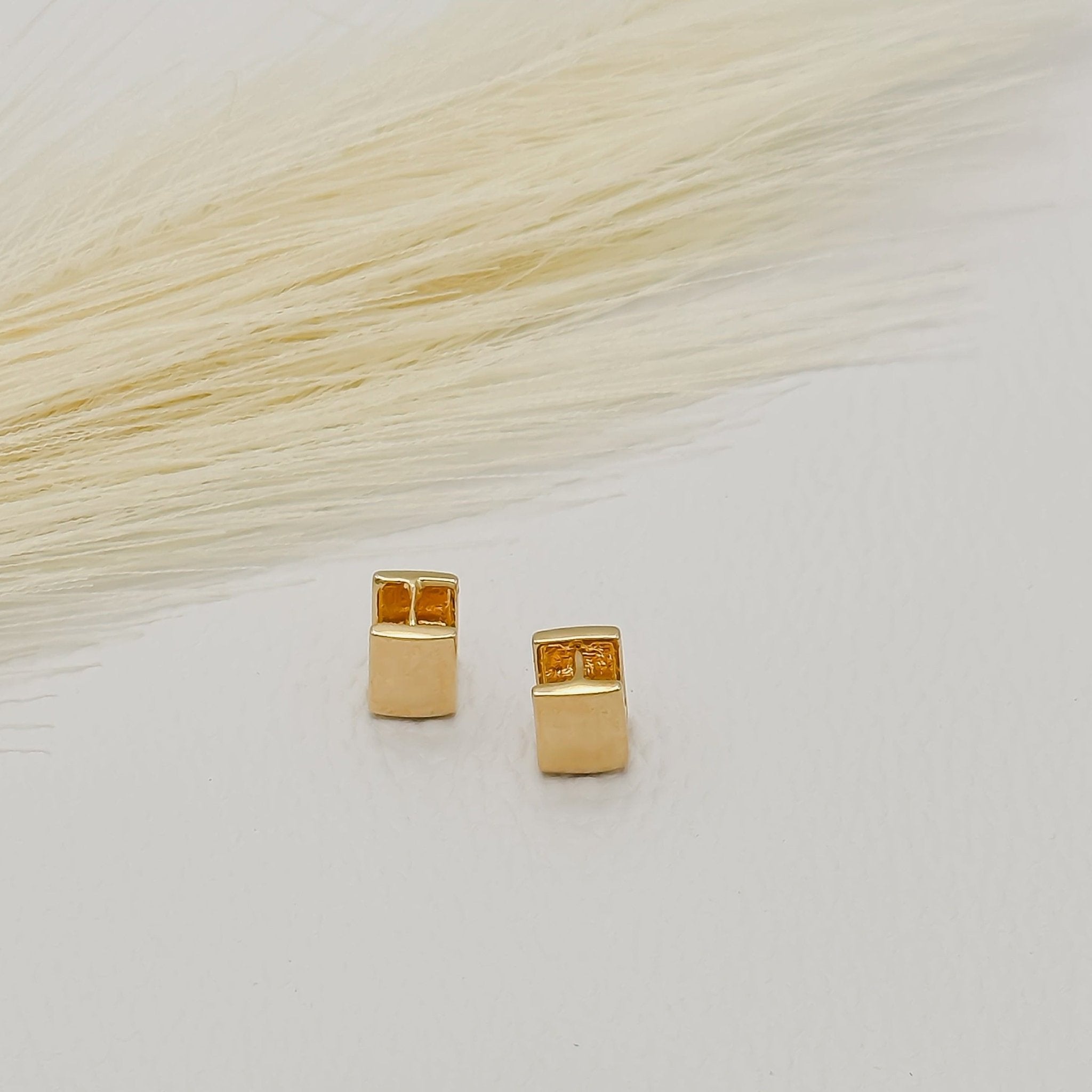 Rand Designs Easton Huggie Earrings