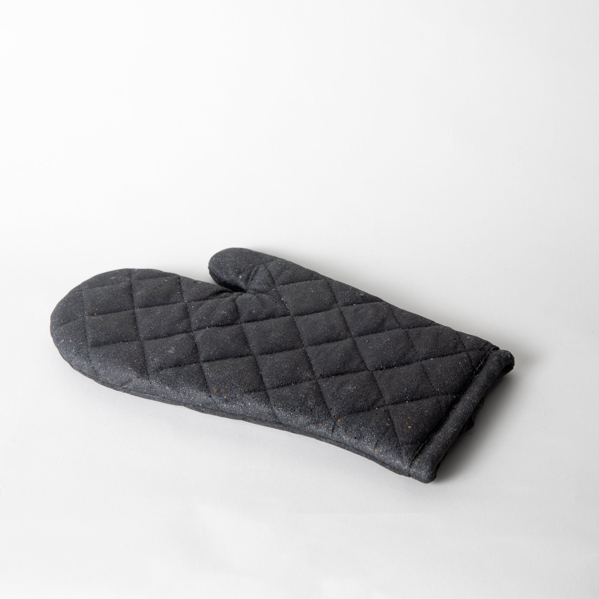 Pretti.Cool Oven Mitt Trivet | Black Terrazzo