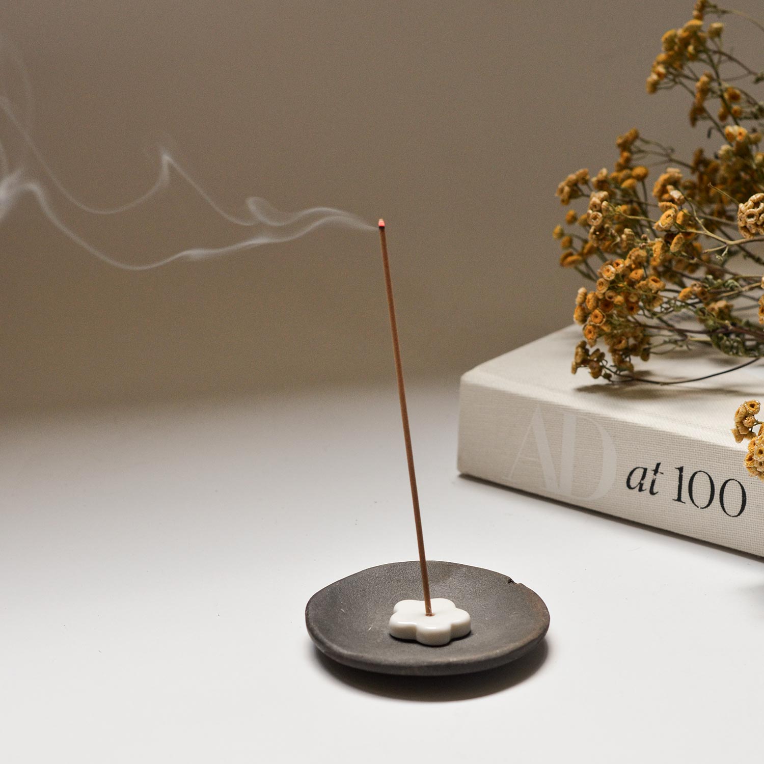 CEDAR AND MYRRH A Moment of Her Gift Set