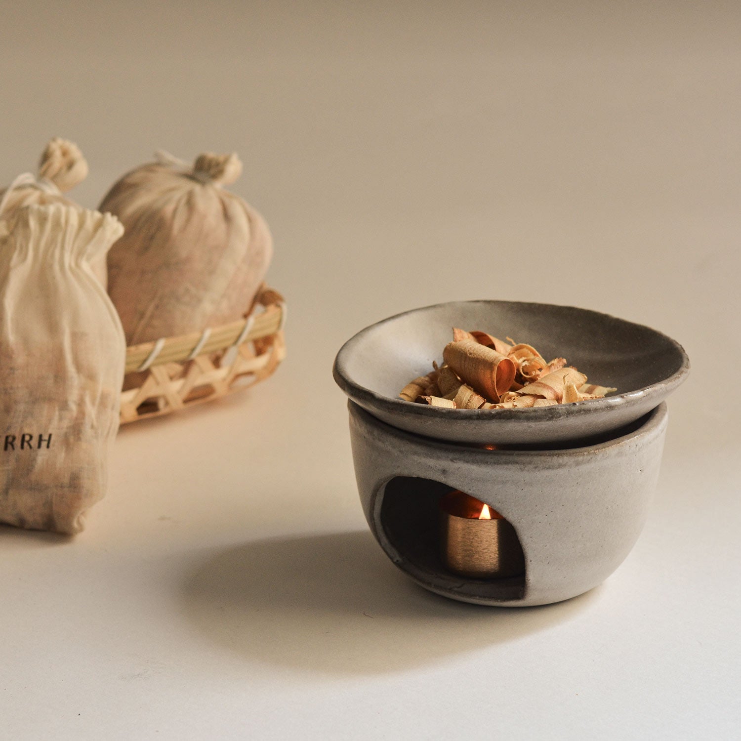CEDAR AND MYRRH Sand Ceramic Oil Burner Set