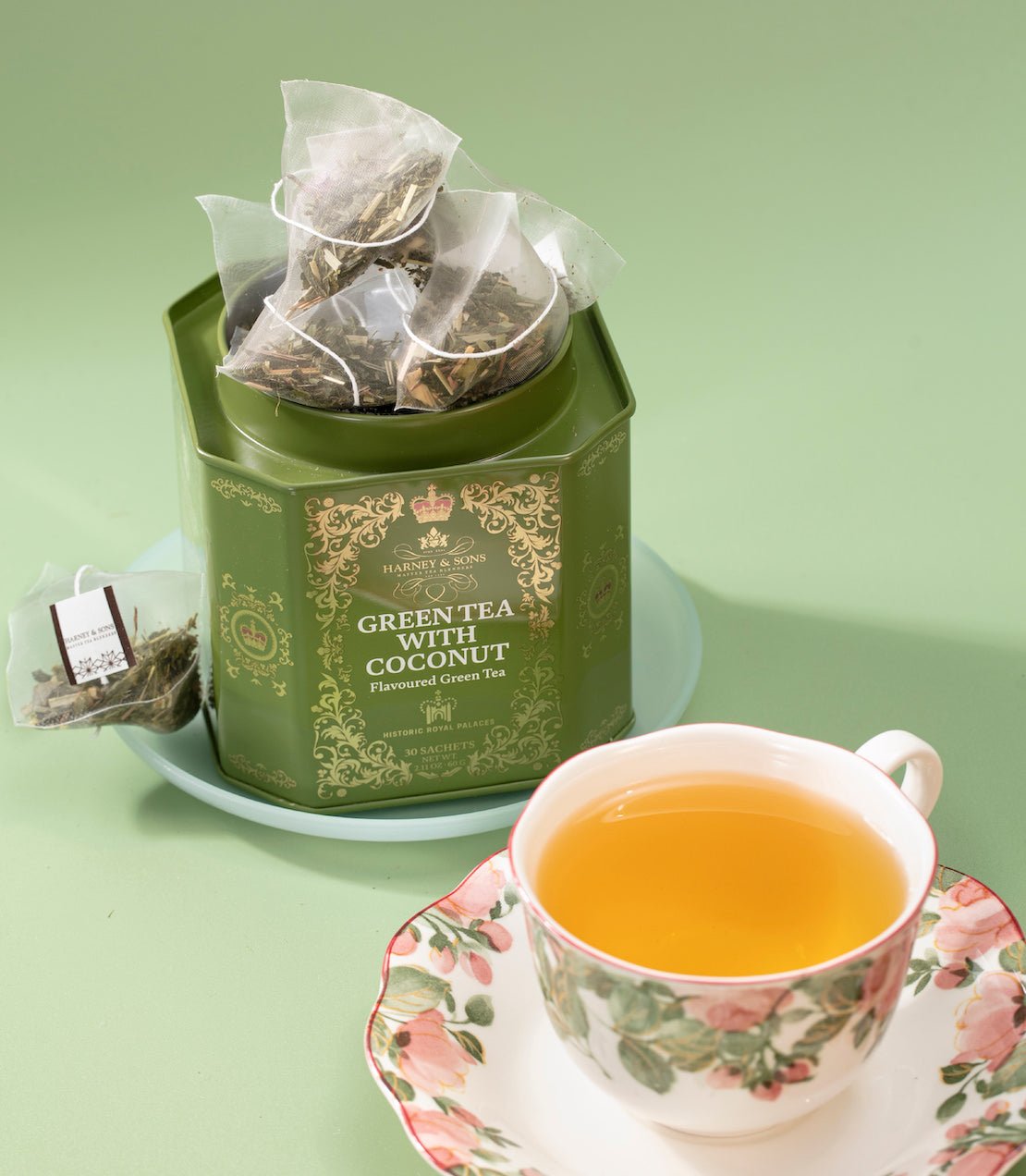 Harney & Sons Fine Teas Green Tea with Coconut, Ginger and Vanilla, HRP Tin of 30 Sachets