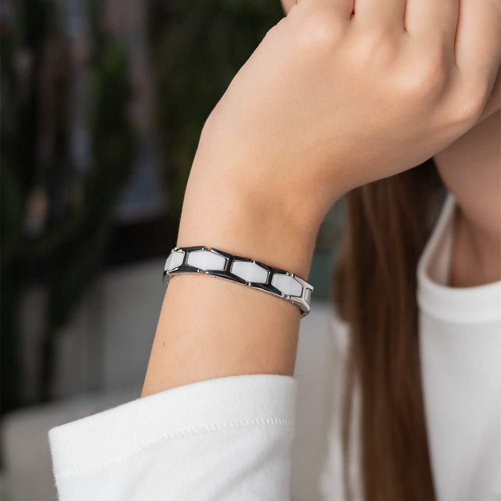 HealthyLine Ceramic and Stainless Steel Magnetic Bracelet. 2 Colors available. Model CEB044