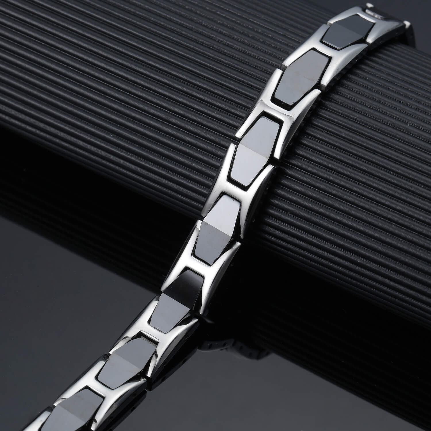 HealthyLine Ceramic and Stainless Steel Magnetic Bracelet. 2 Colors available. Model CEB044
