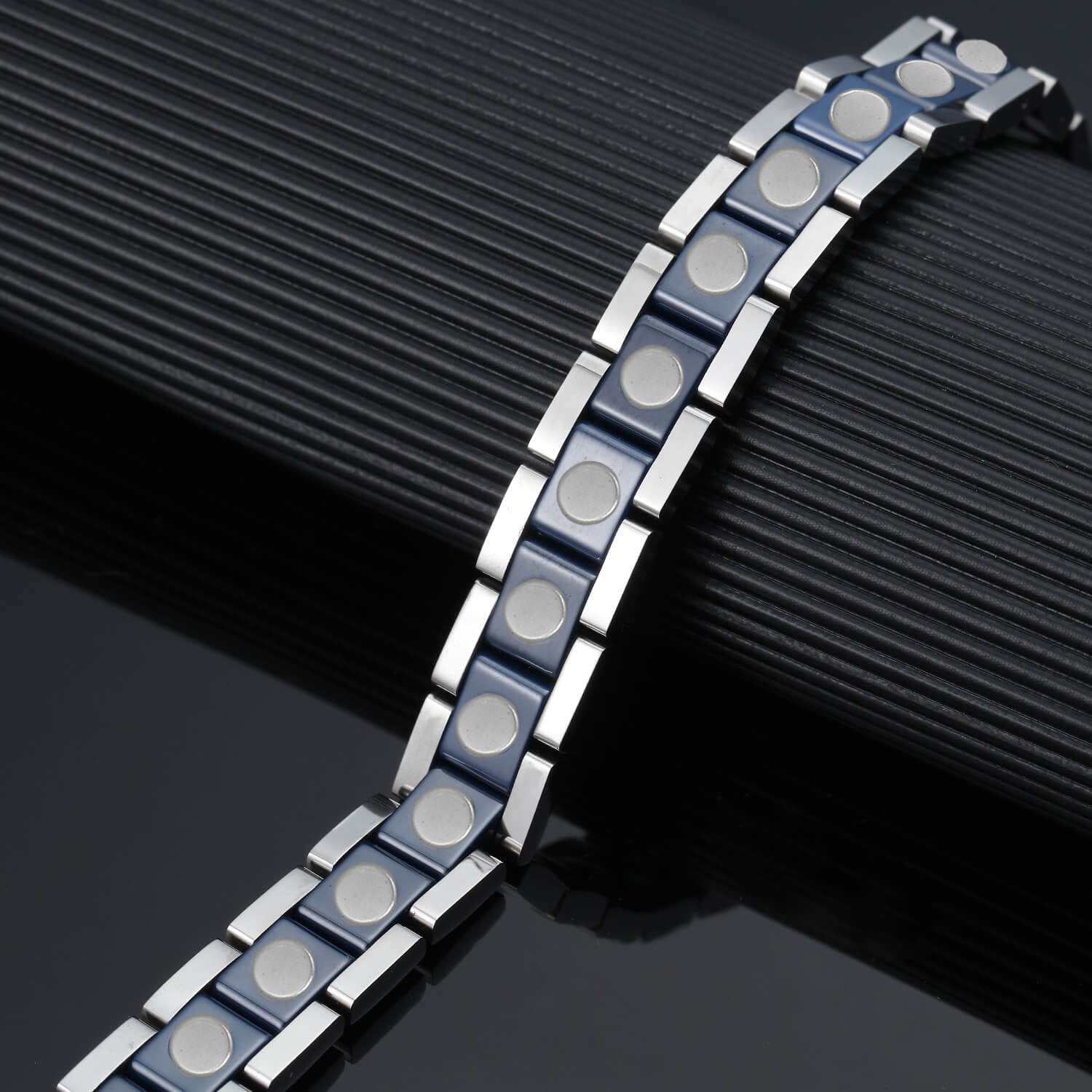 HealthyLine Ceramic and Stainless Steel Unisex Magnetic Power Bracelet. Blue Color. Model CEB017L