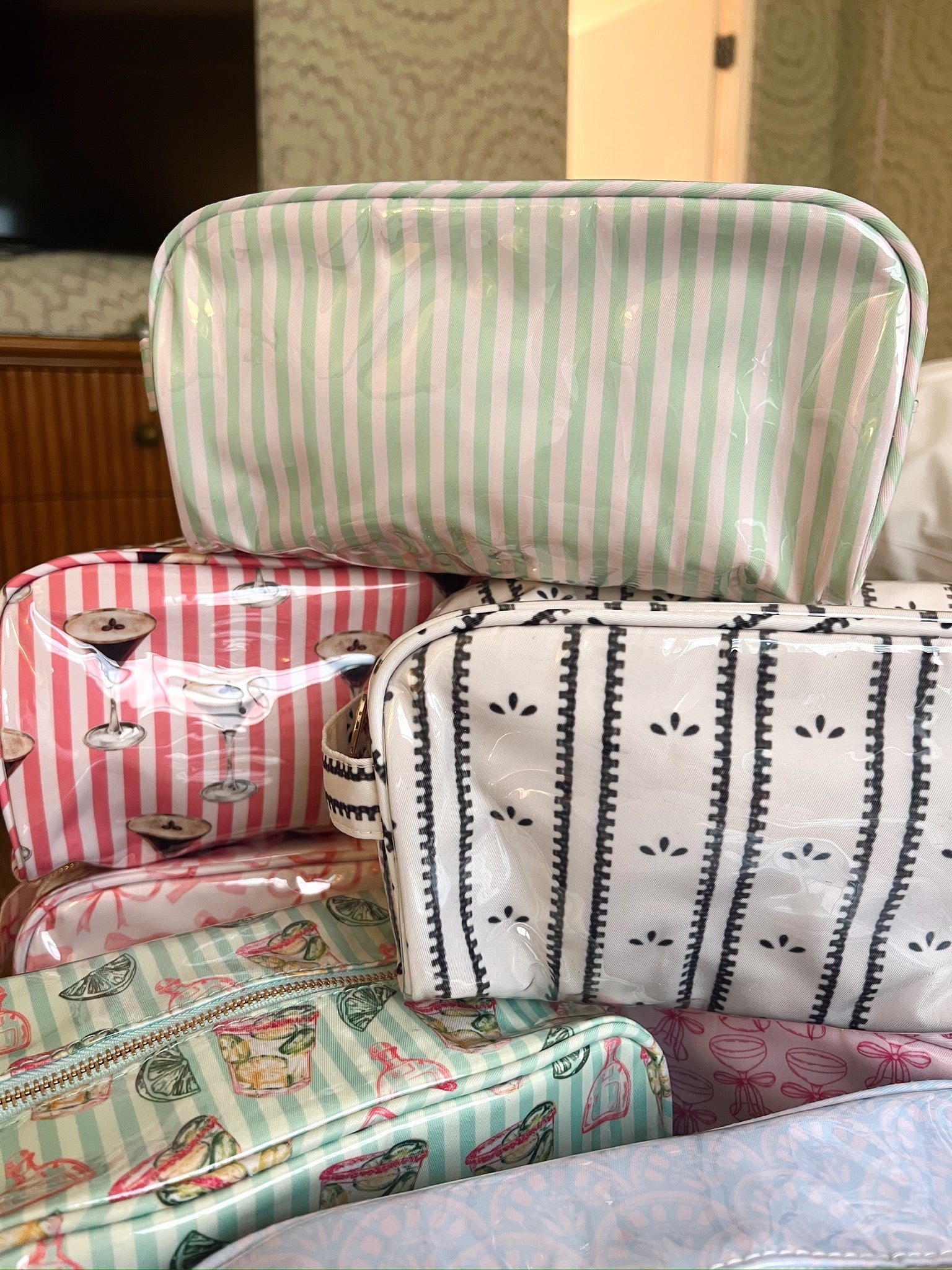 KenzKustomz Clear Coat Toiletry Dopp Kit