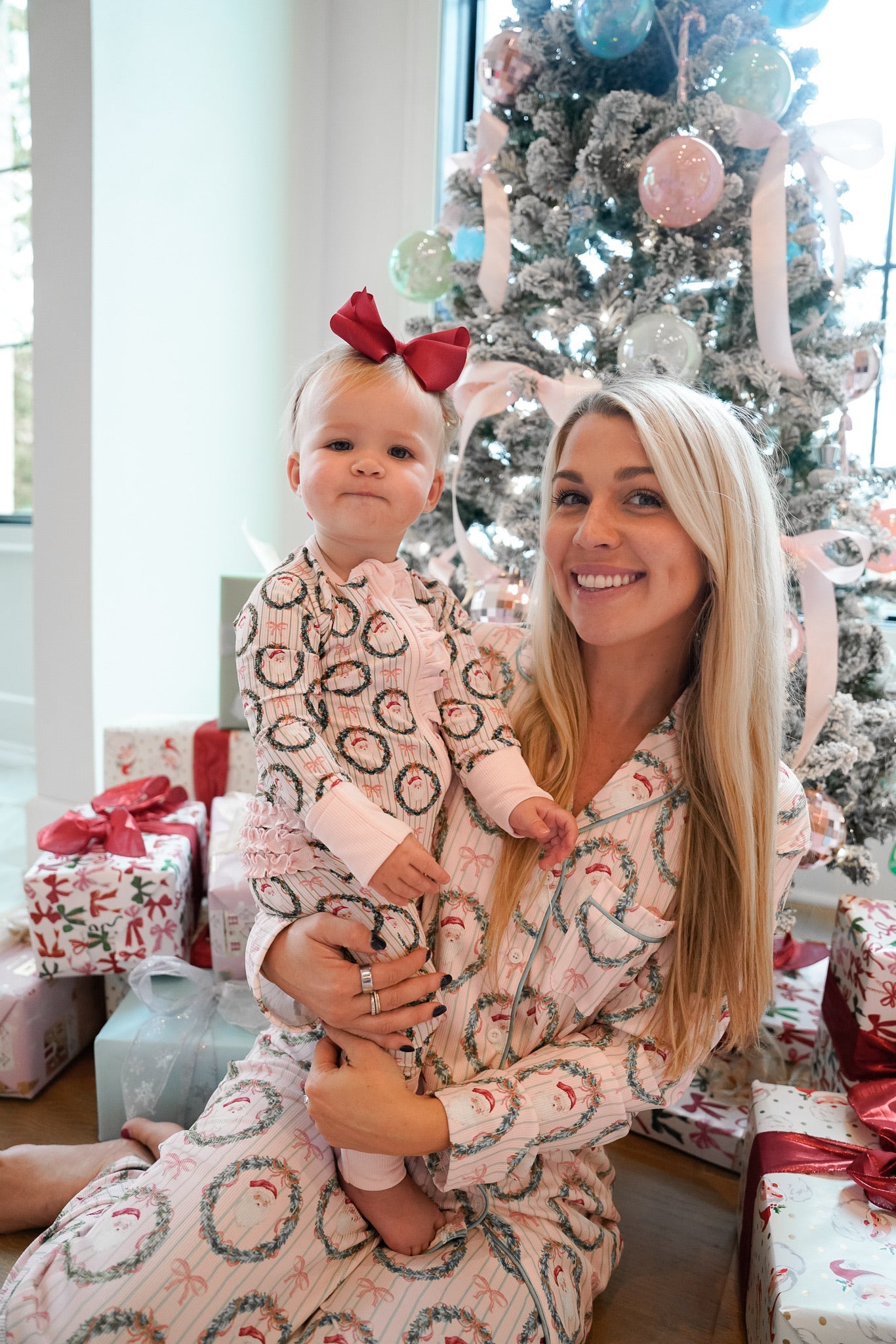 KenzKustomz Pink Santa - Ribbed Bamboo Sleeper