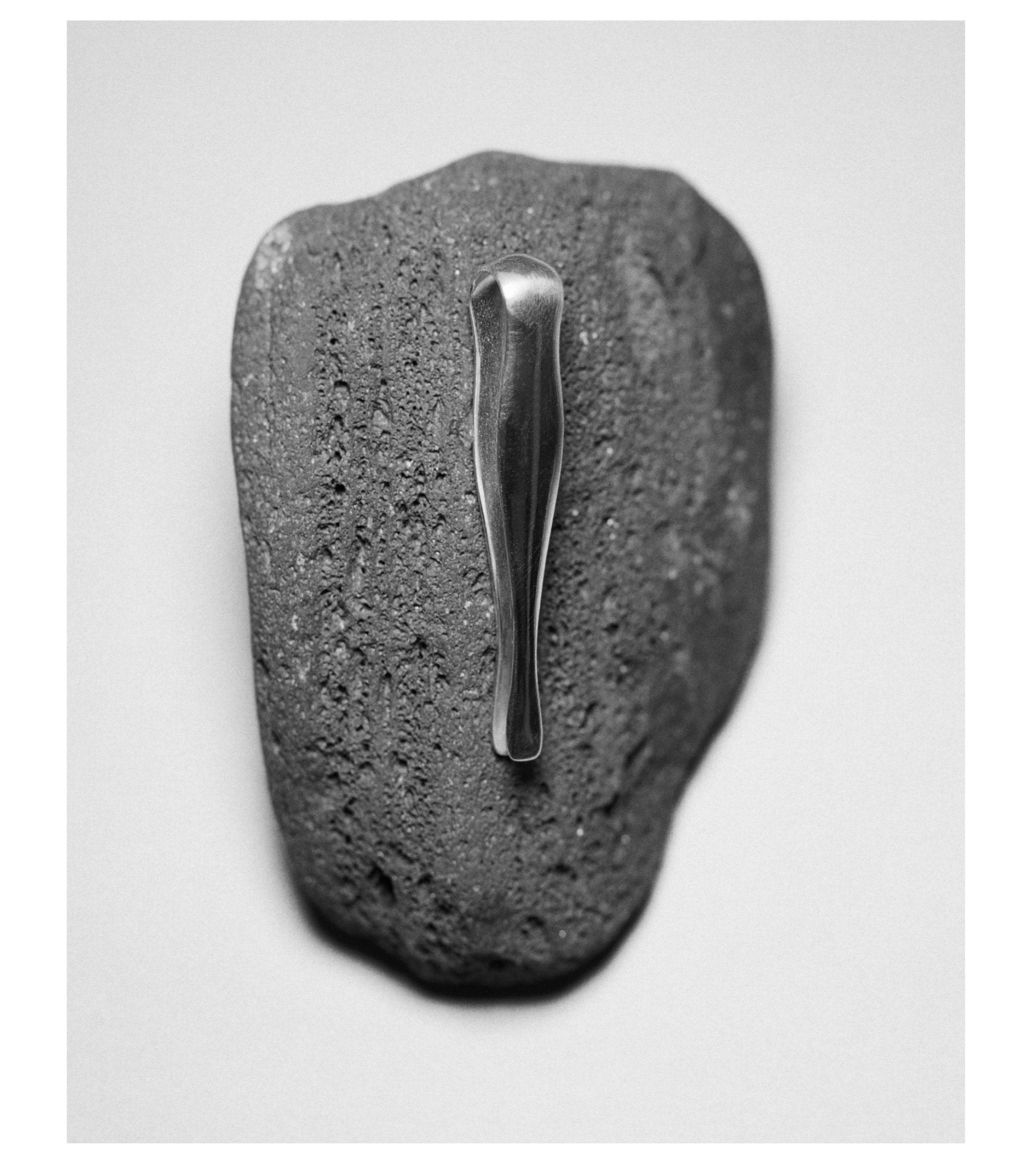 Kindred Black Oudine Tweezers