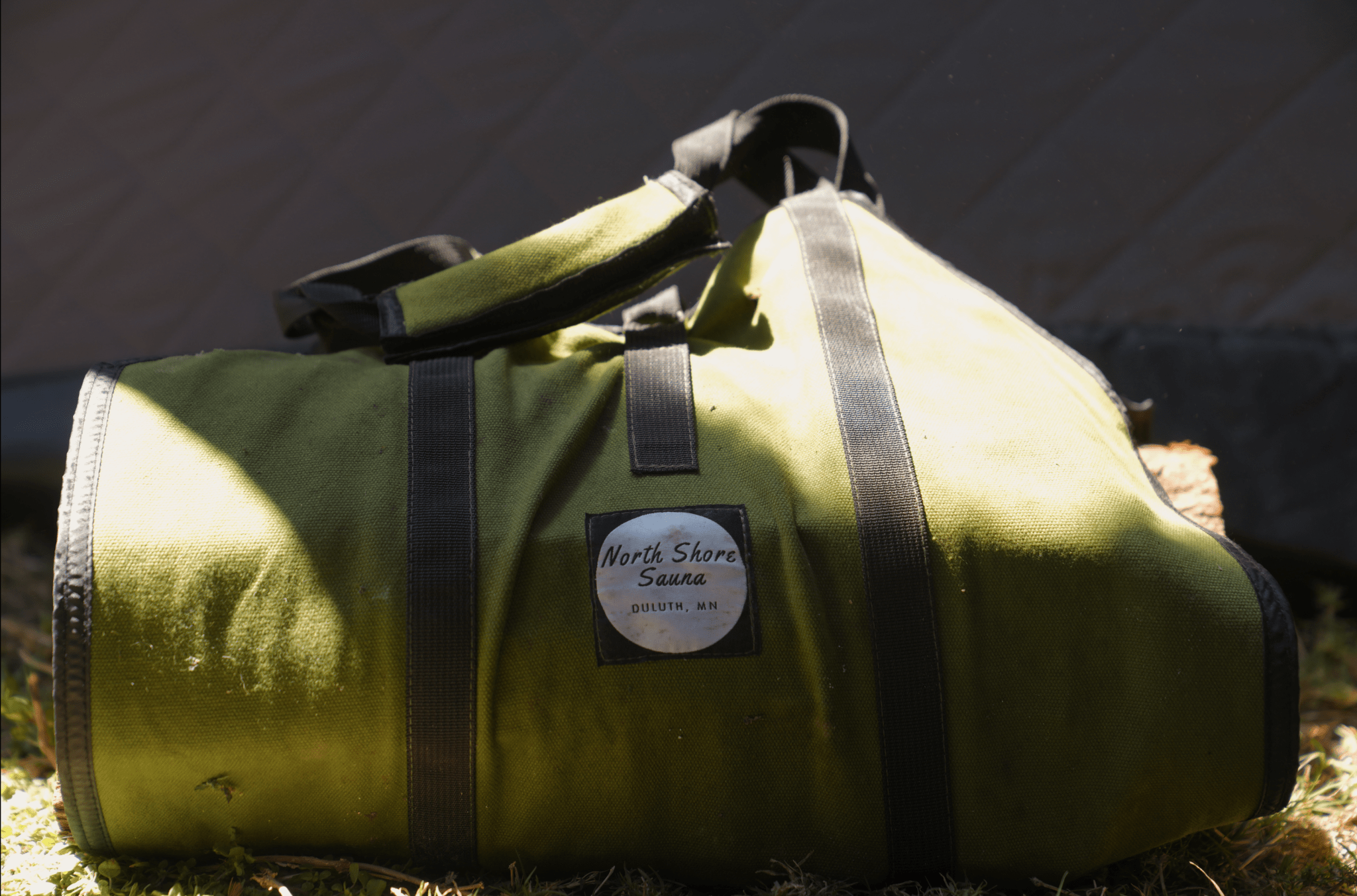 North Shore Sauna Firewood Carrying Bag – Effortlessly Transport Your Firewood