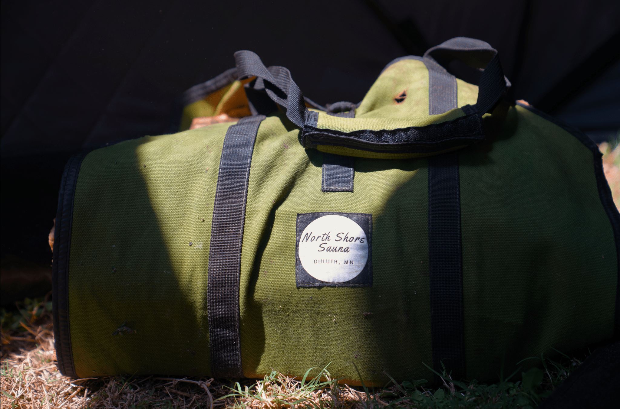 North Shore Sauna Firewood Carrying Bag – Effortlessly Transport Your Firewood