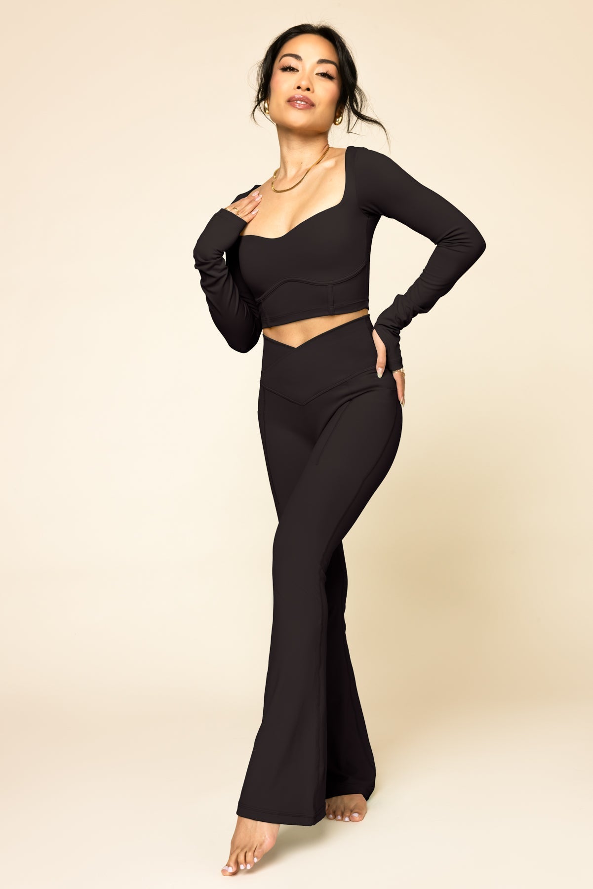 POPFLEX® Crisscross Hourglass® Flared Legging with Pockets - Black