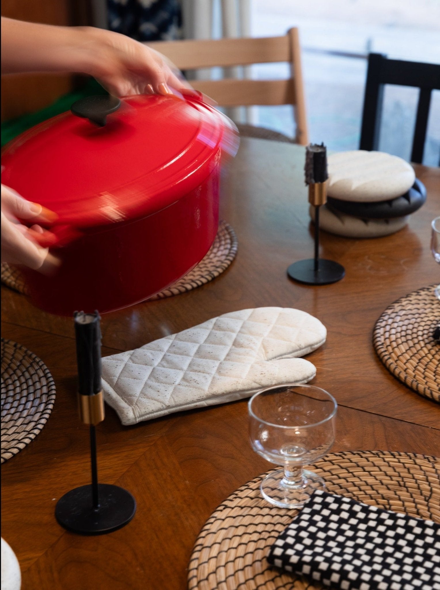 Pretti.Cool Oven Mitt Trivet | White Terrazzo