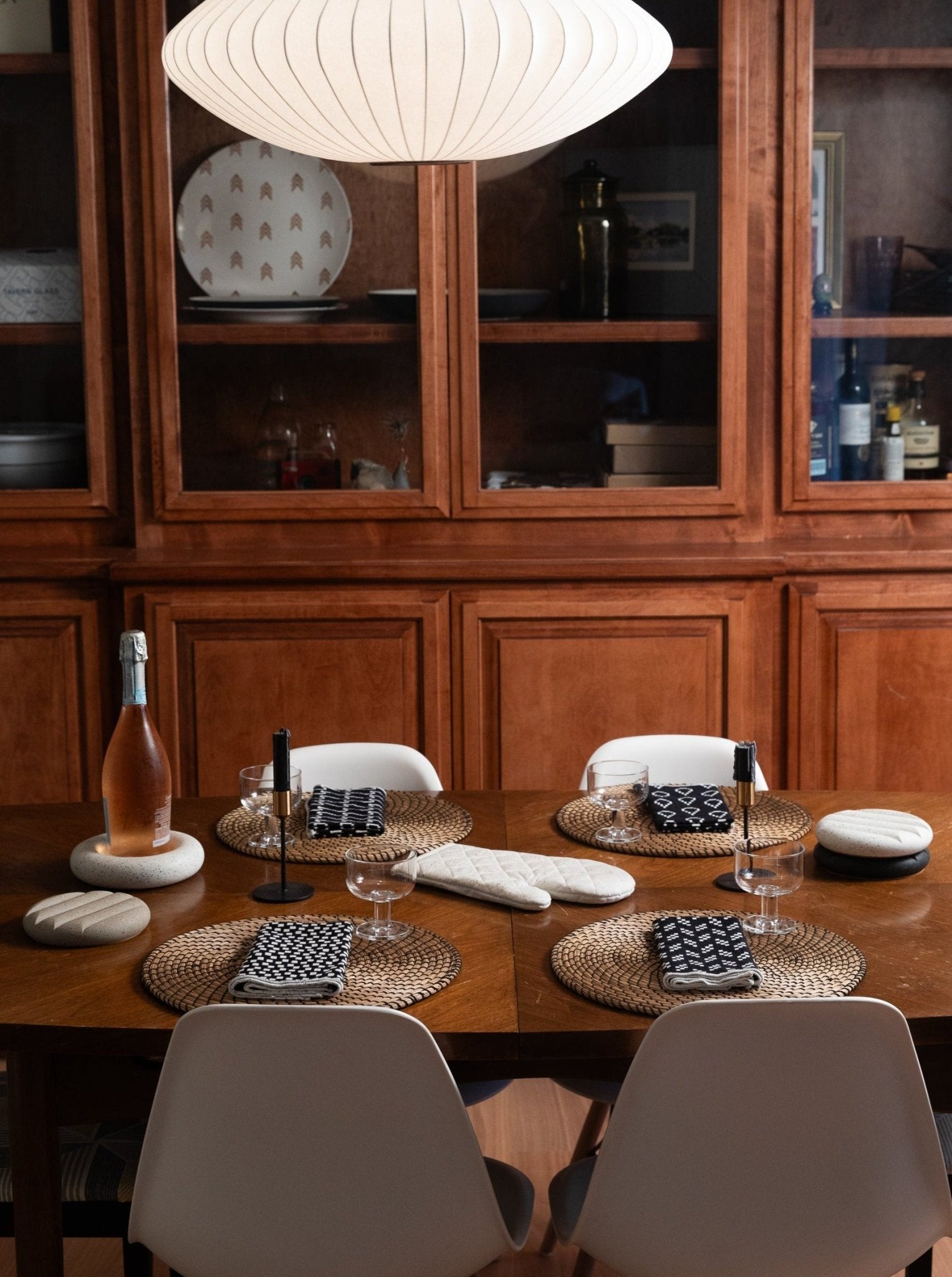 Pretti.Cool Oven Mitt Trivet | White Terrazzo