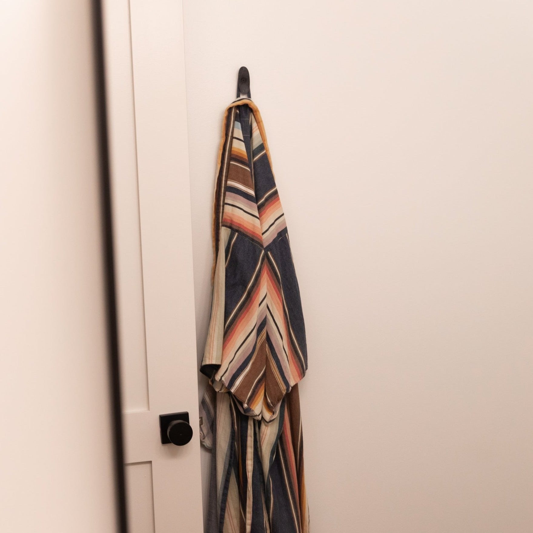 Pretti.Cool Dimple Coat Hook | Black Terrazzo