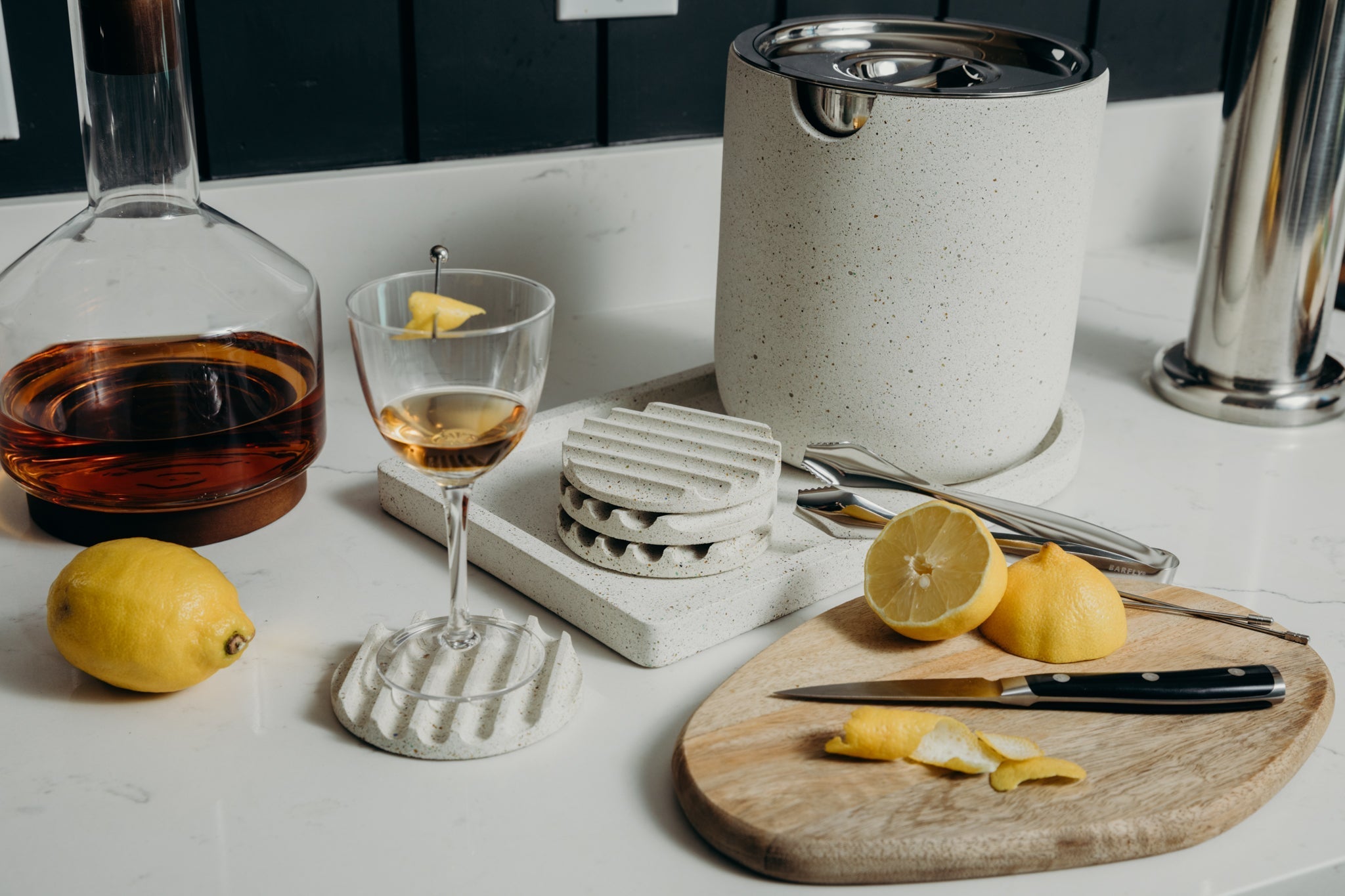 Pretti.Cool Ice Bucket Tray | White Terrazzo